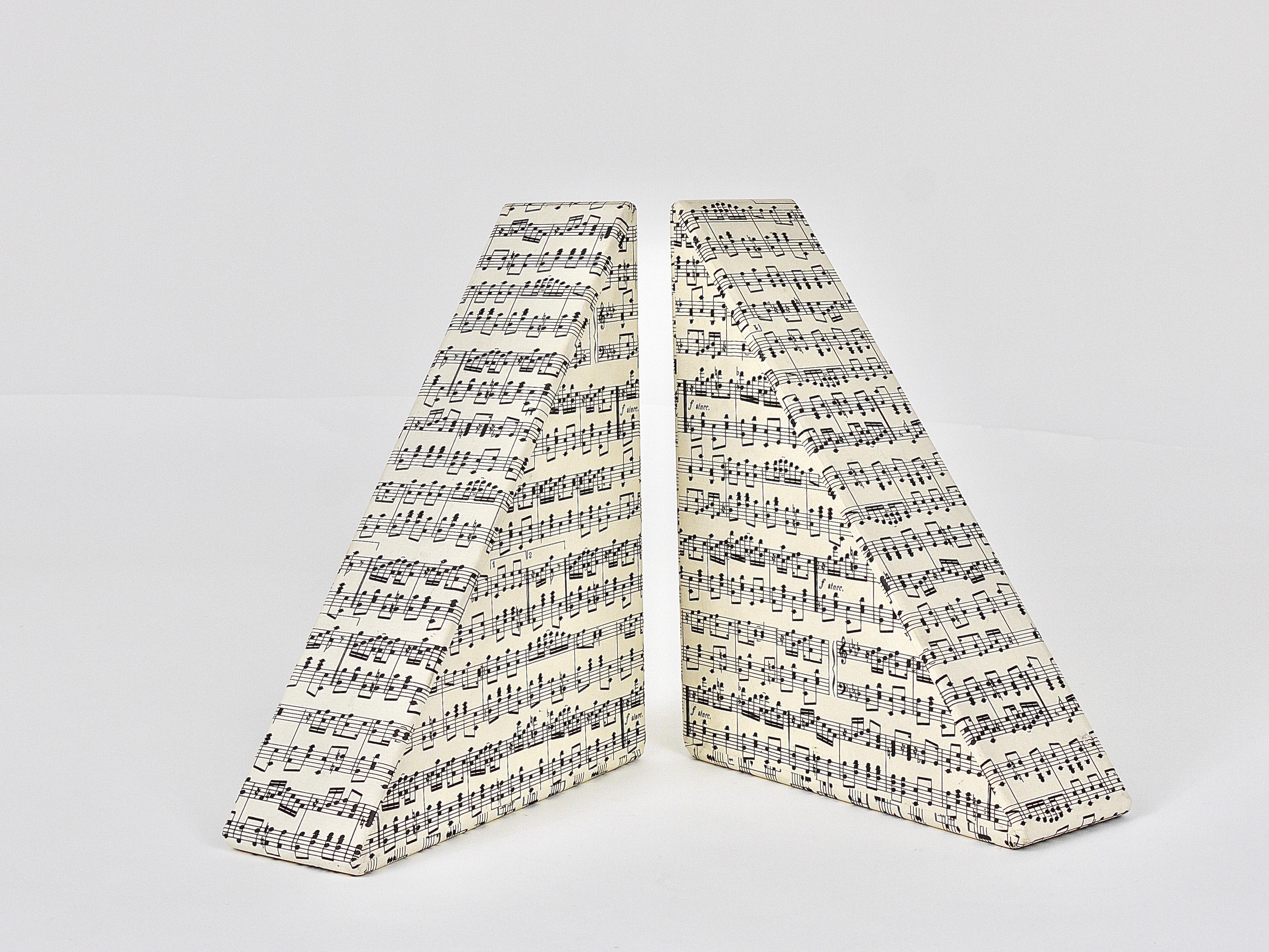Midcentury Bookends with Music Sheet Pattern by Grafiche Tassotti & Figli, Italy In Good Condition For Sale In Vienna, AT