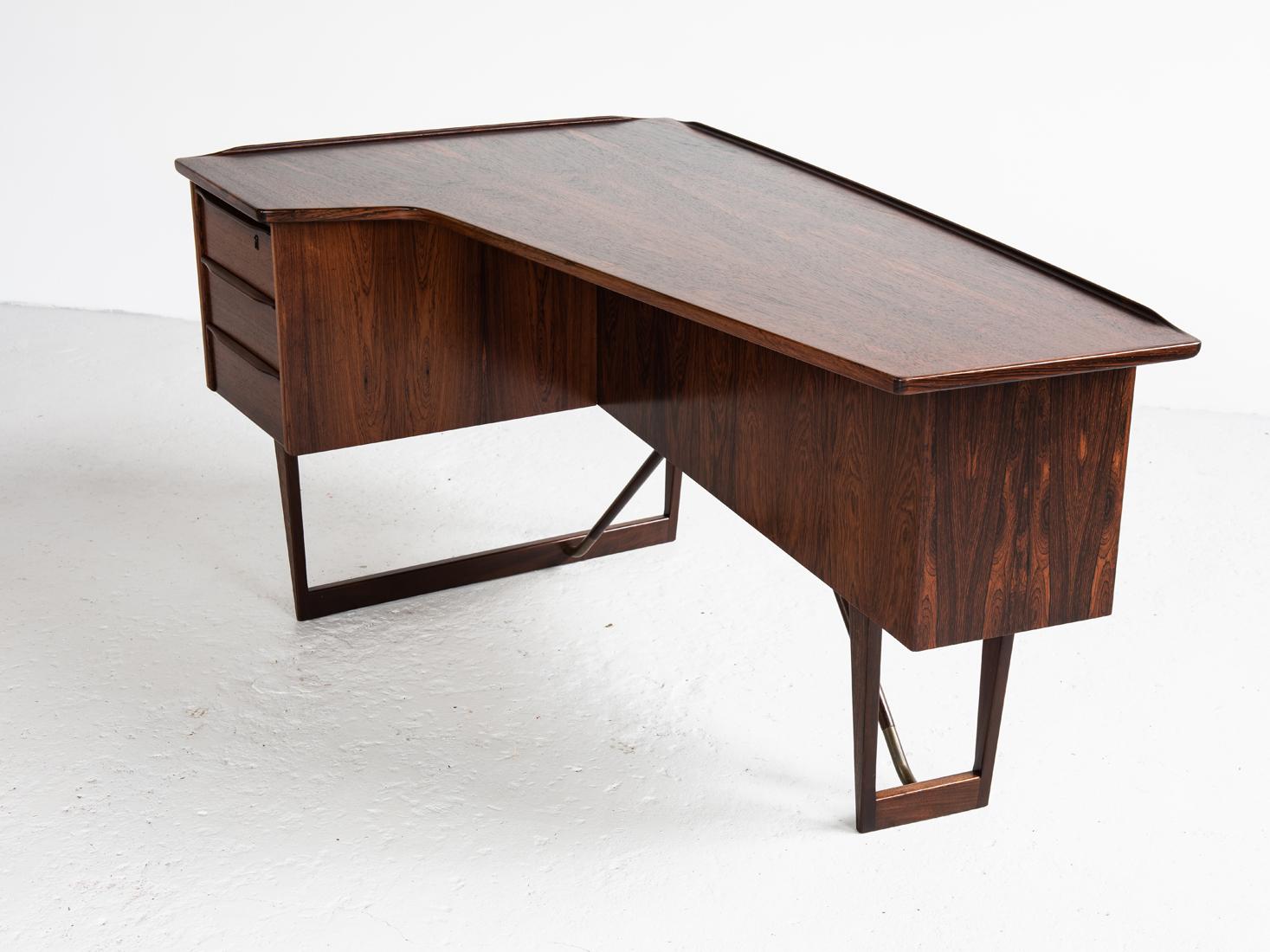 Veneer Midcentury Boomerang Desk in Rosewood by Peter Løvig Nielsen for Hedensted 1960s