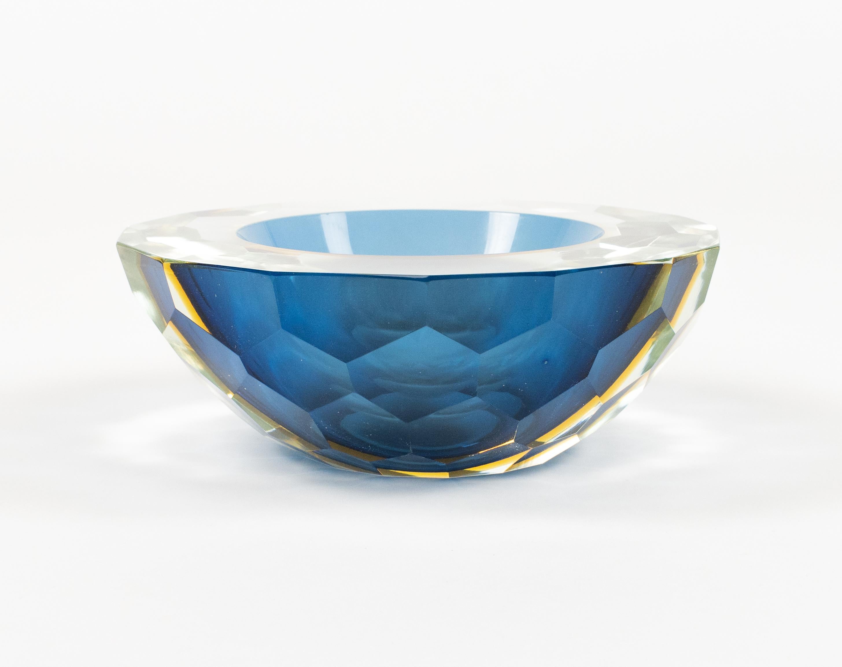 Late 20th Century Midcentury Bowl Murano Glass Sommerso by Alessandro Mandruzzato, Italy 1970s For Sale