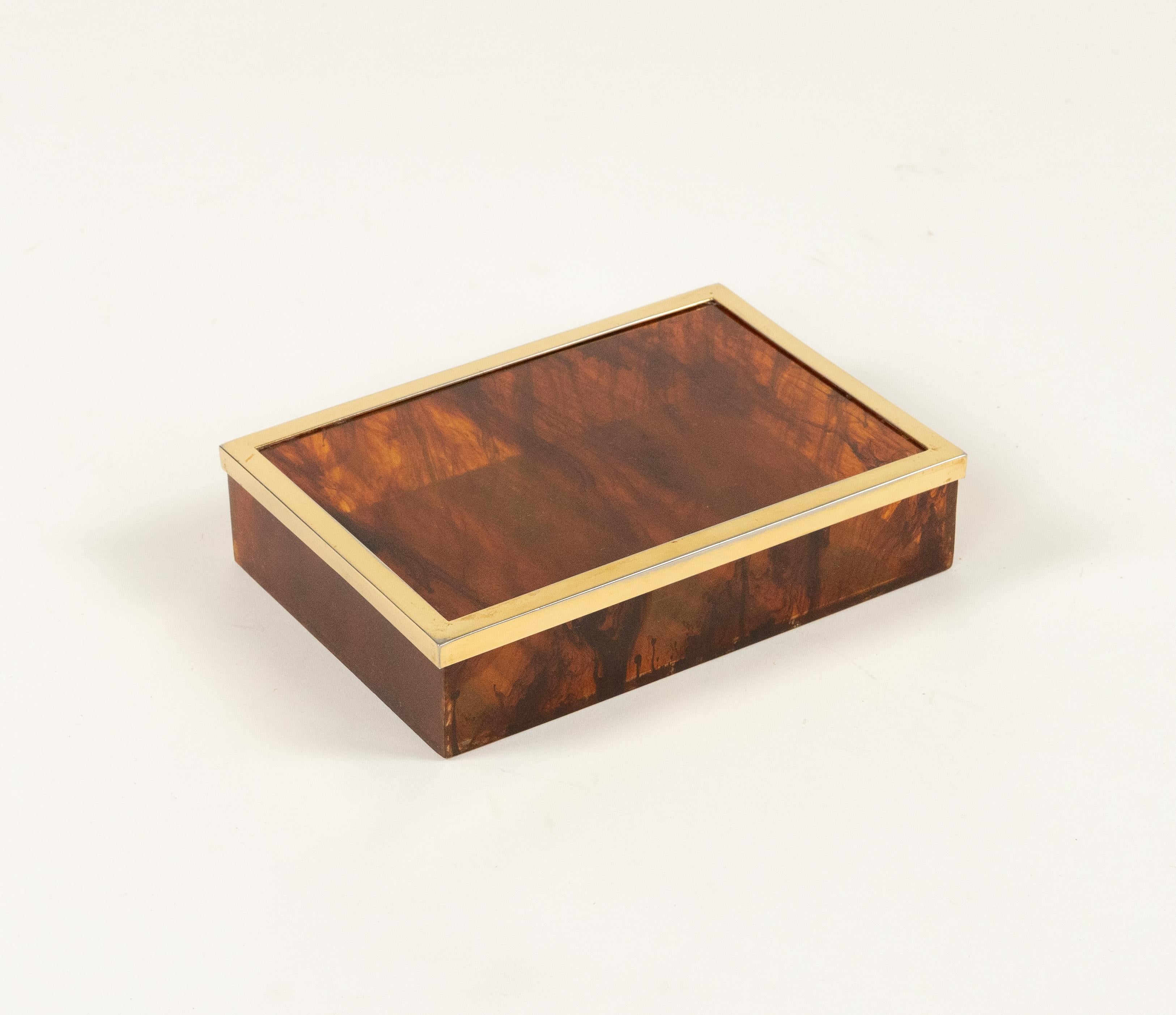 Midcentury amazing rectangular decorative box in tortoiseshell-effect lucite in Christian Dior Home style.  

Made in Italy in the 1980s.  

Perfect desk object or gift idea.