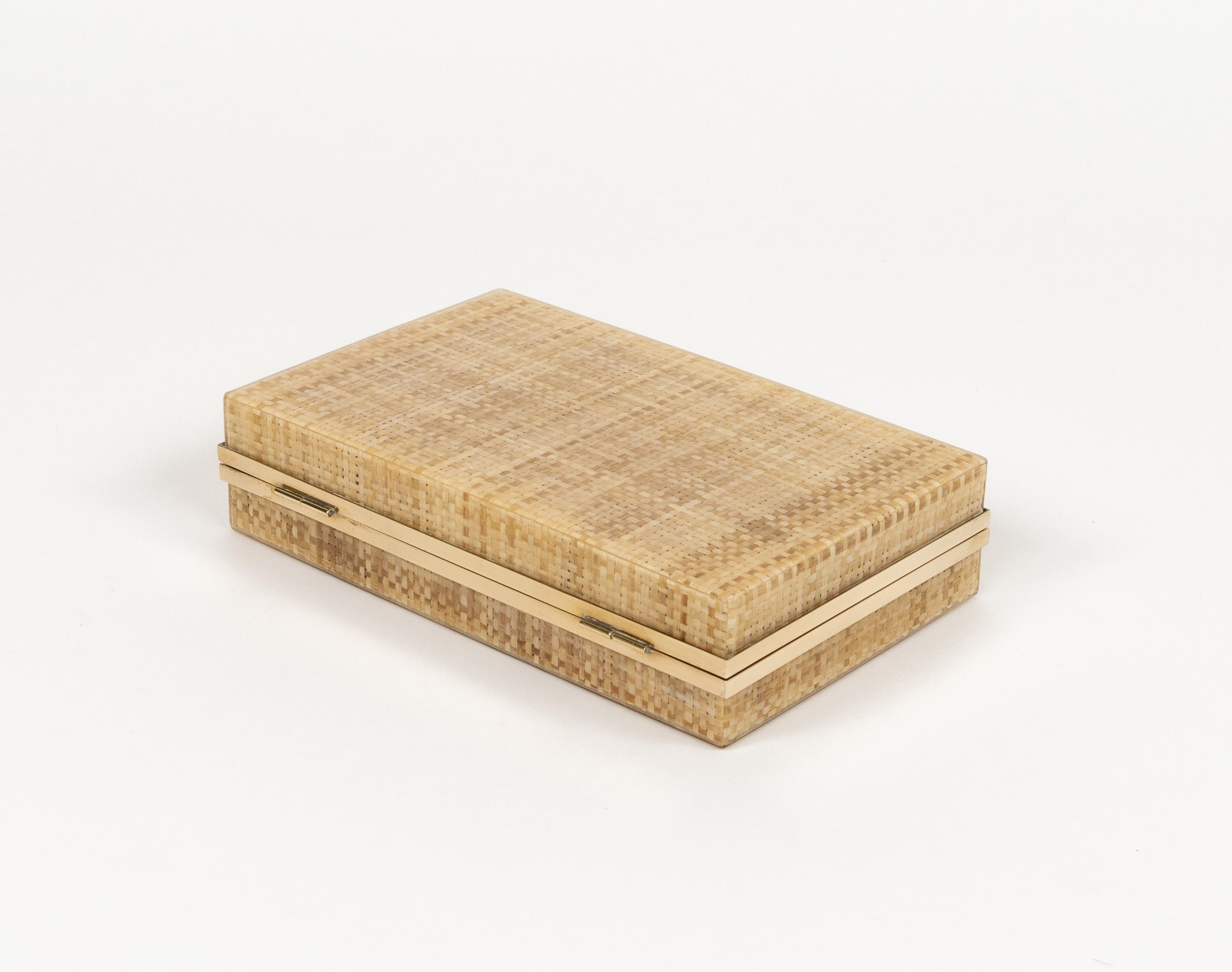 Midcentury Box aus Lucite, Weide und Messing im Stil von Christian Dior, Italien 1970er im Angebot 8