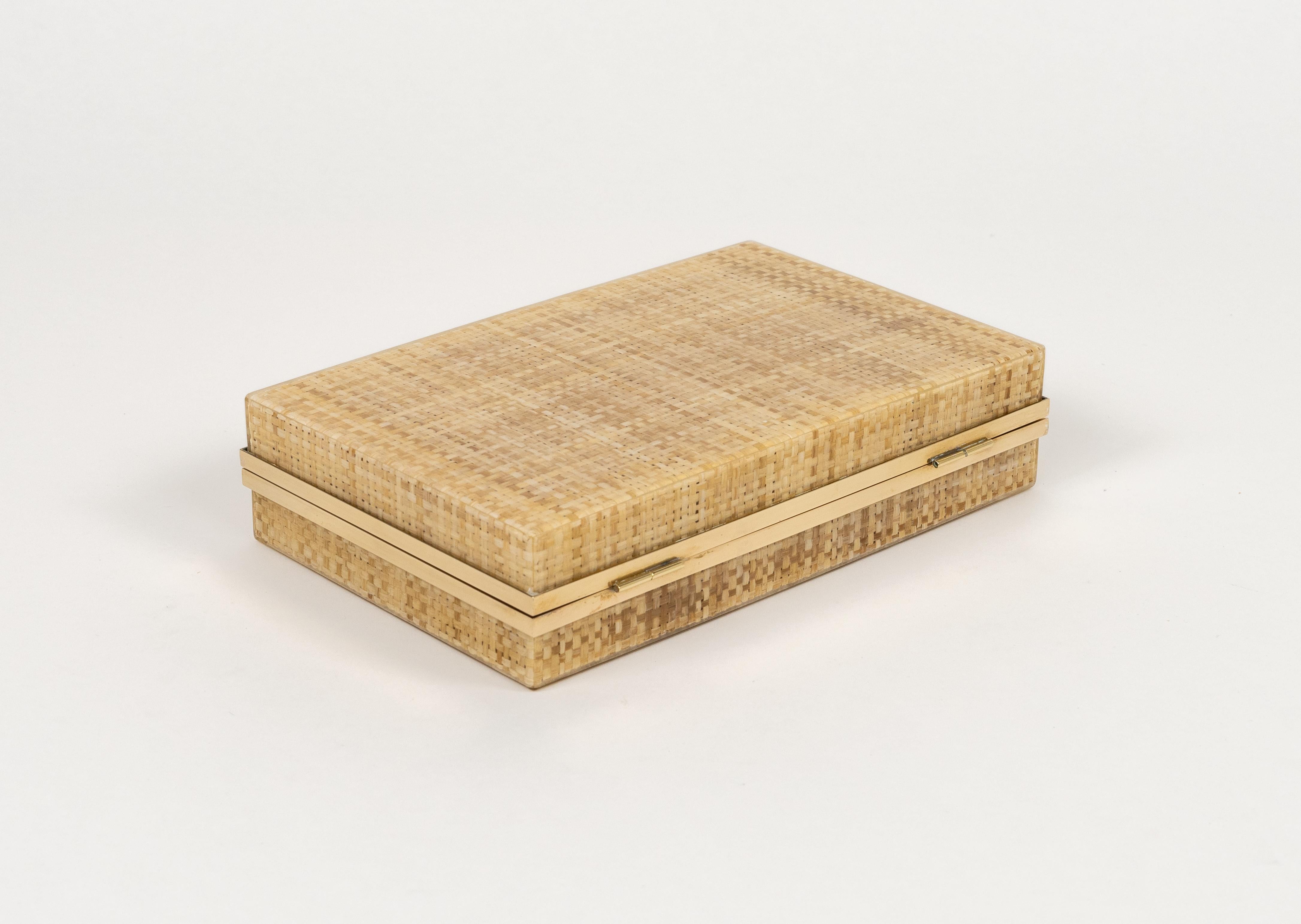 Midcentury Box aus Lucite, Weide und Messing im Stil von Christian Dior, Italien 1970er im Angebot 9