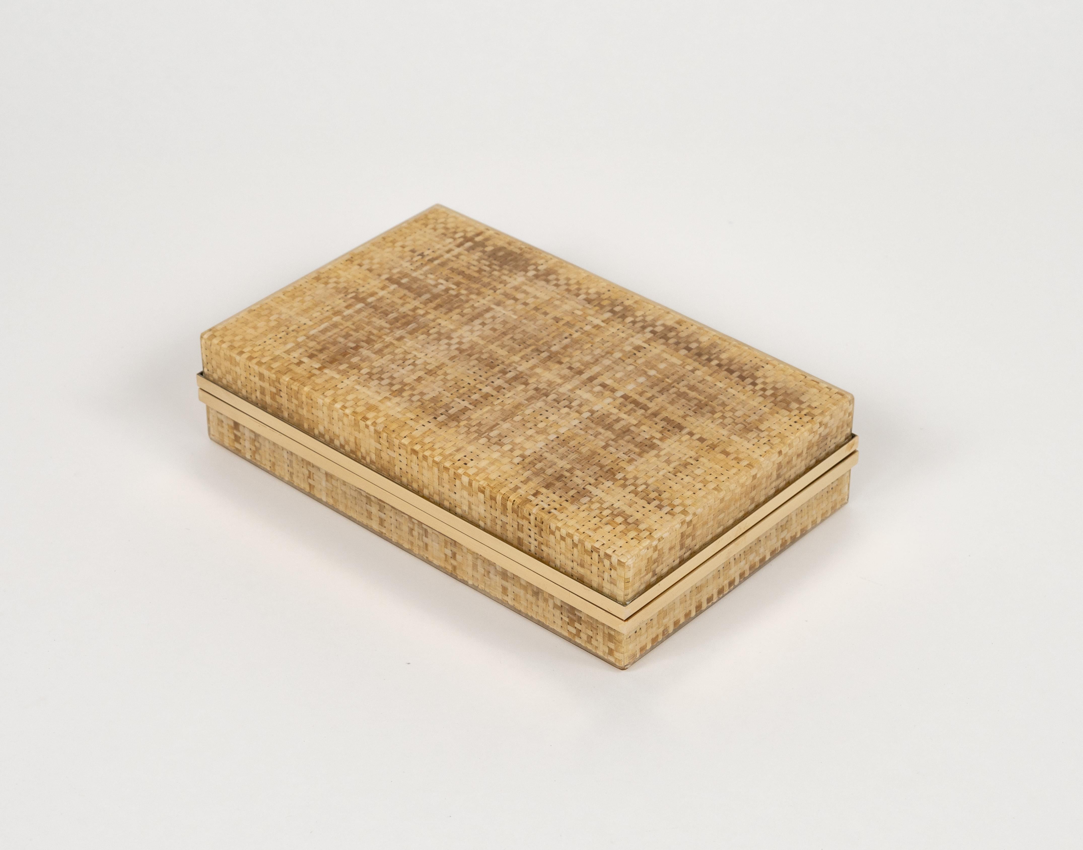 Midcentury Box aus Lucite, Weide und Messing im Stil von Christian Dior, Italien 1970er (Ende des 20. Jahrhunderts) im Angebot
