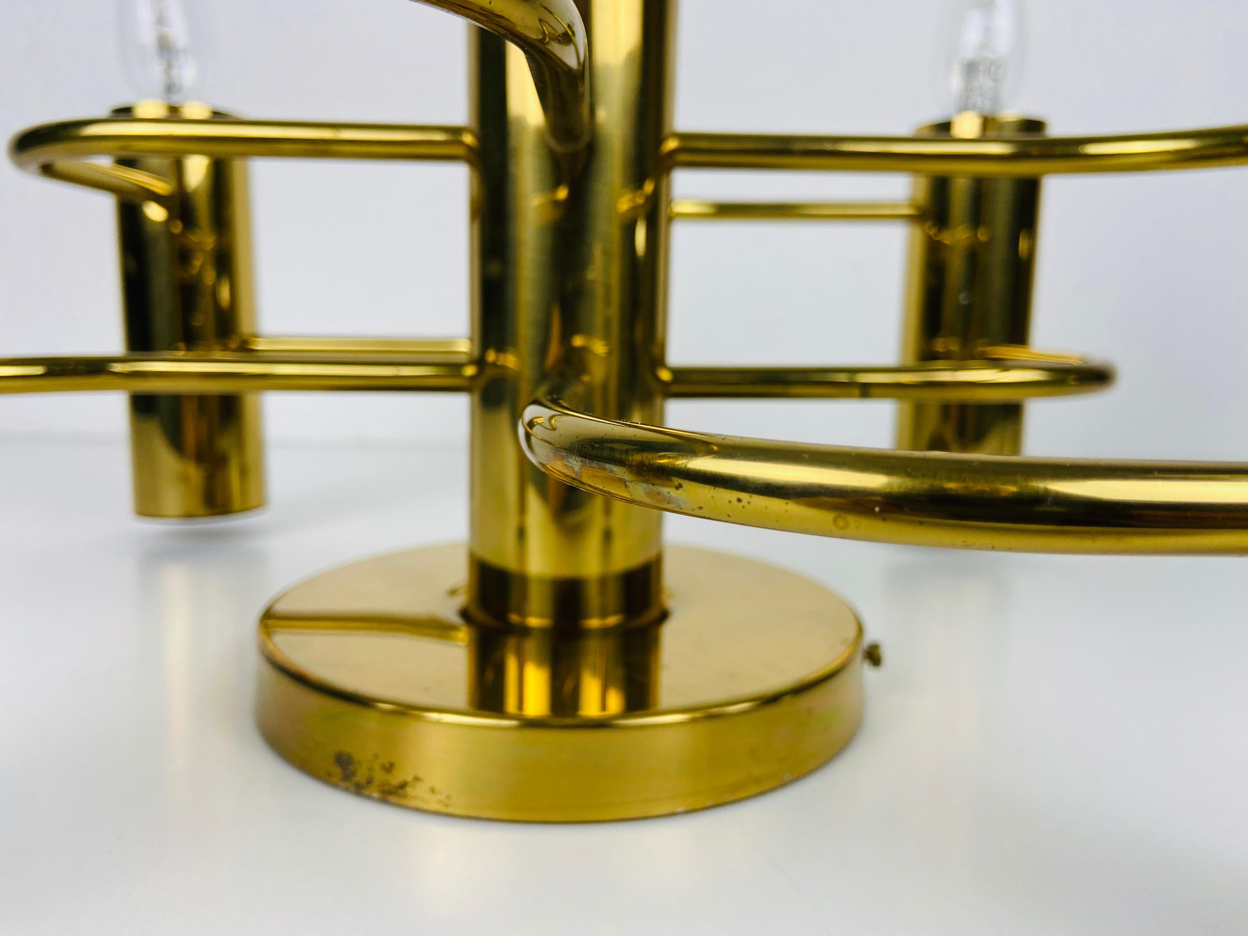Midcentury Brass 5-Arm Flush Mount by Leola, 1960s In Good Condition For Sale In Hagenbach, DE
