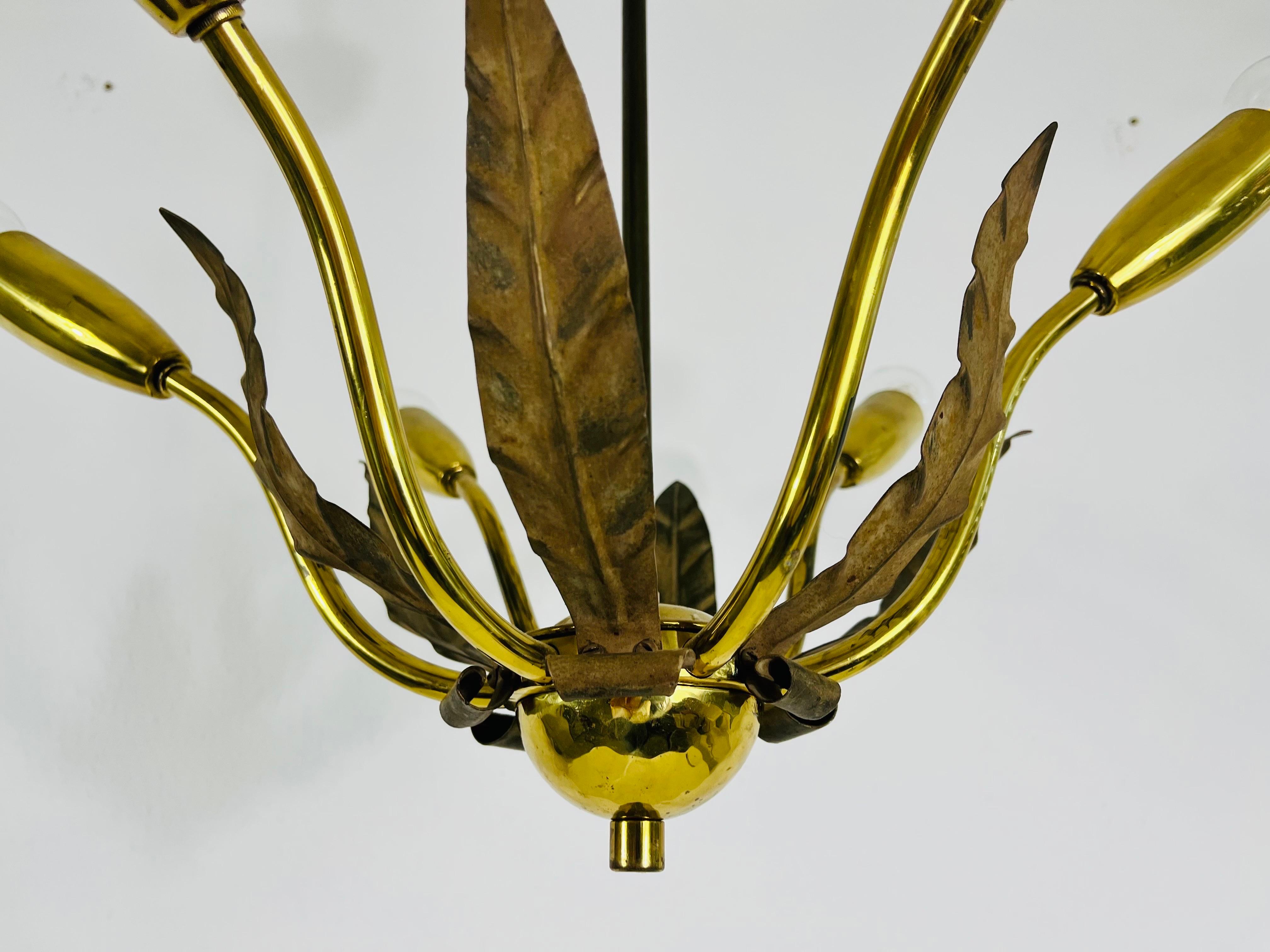 Midcentury Brass 8-Arm Sputnik Chandelier by Vereinigte Werkstätte, 1960s For Sale 6