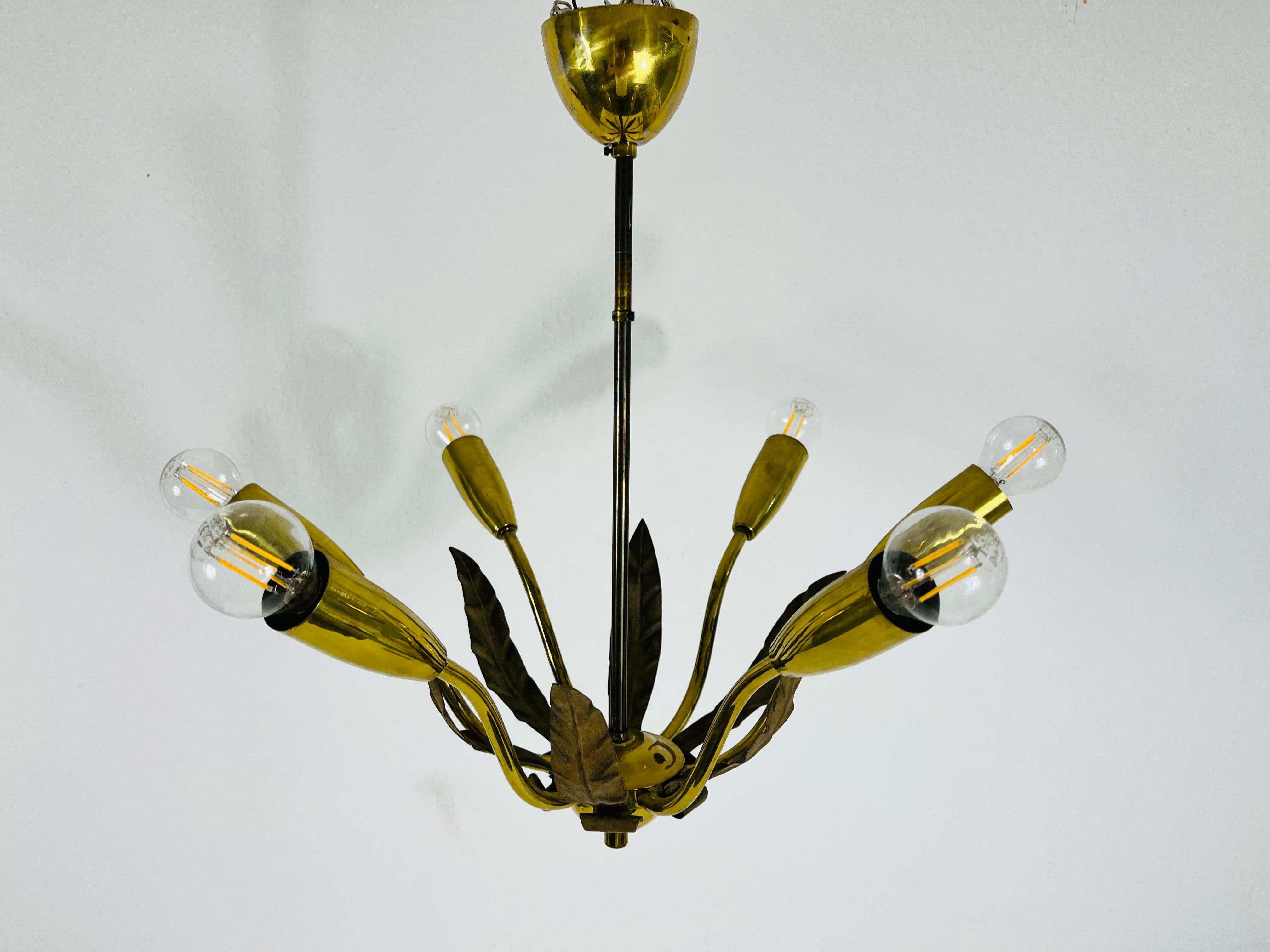 Midcentury Brass 8-Arm Sputnik Chandelier by Vereinigte Werkstätte, 1960s For Sale 8