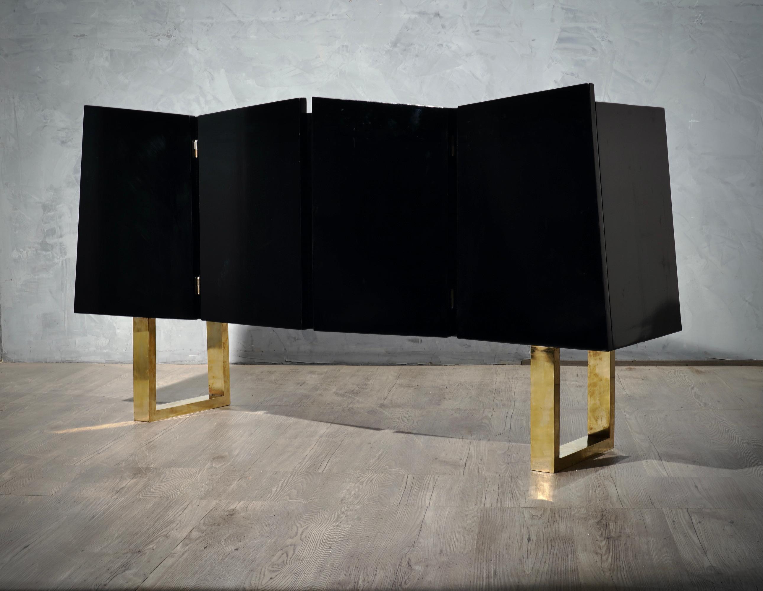 Midcentury Brass and Black Wood Italian Sideboard, 1970 In Good Condition In Rome, IT