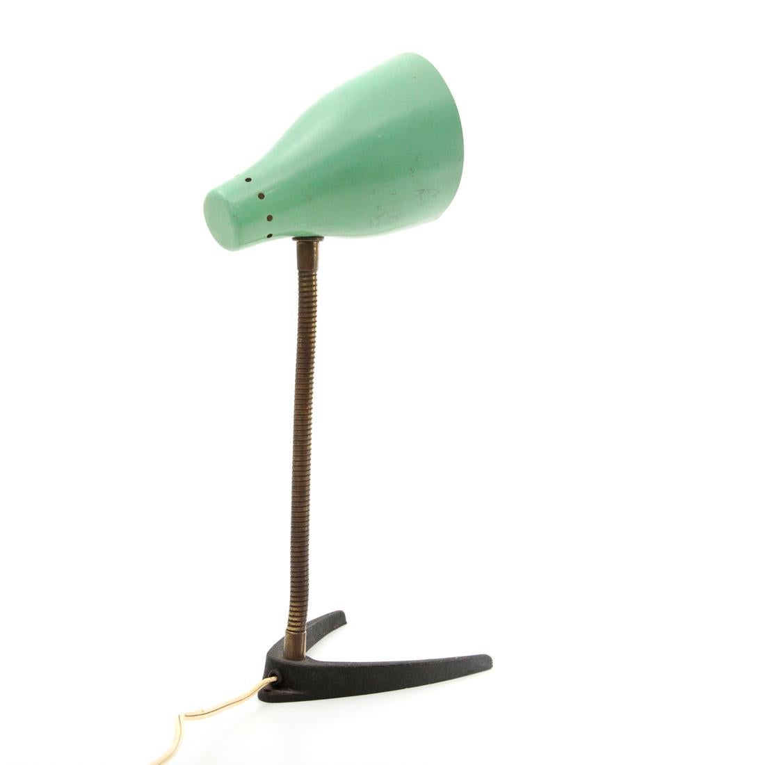Midcentury Brass and Colored Shade Italian Table Lamp, 1950s In Good Condition For Sale In Savona, IT