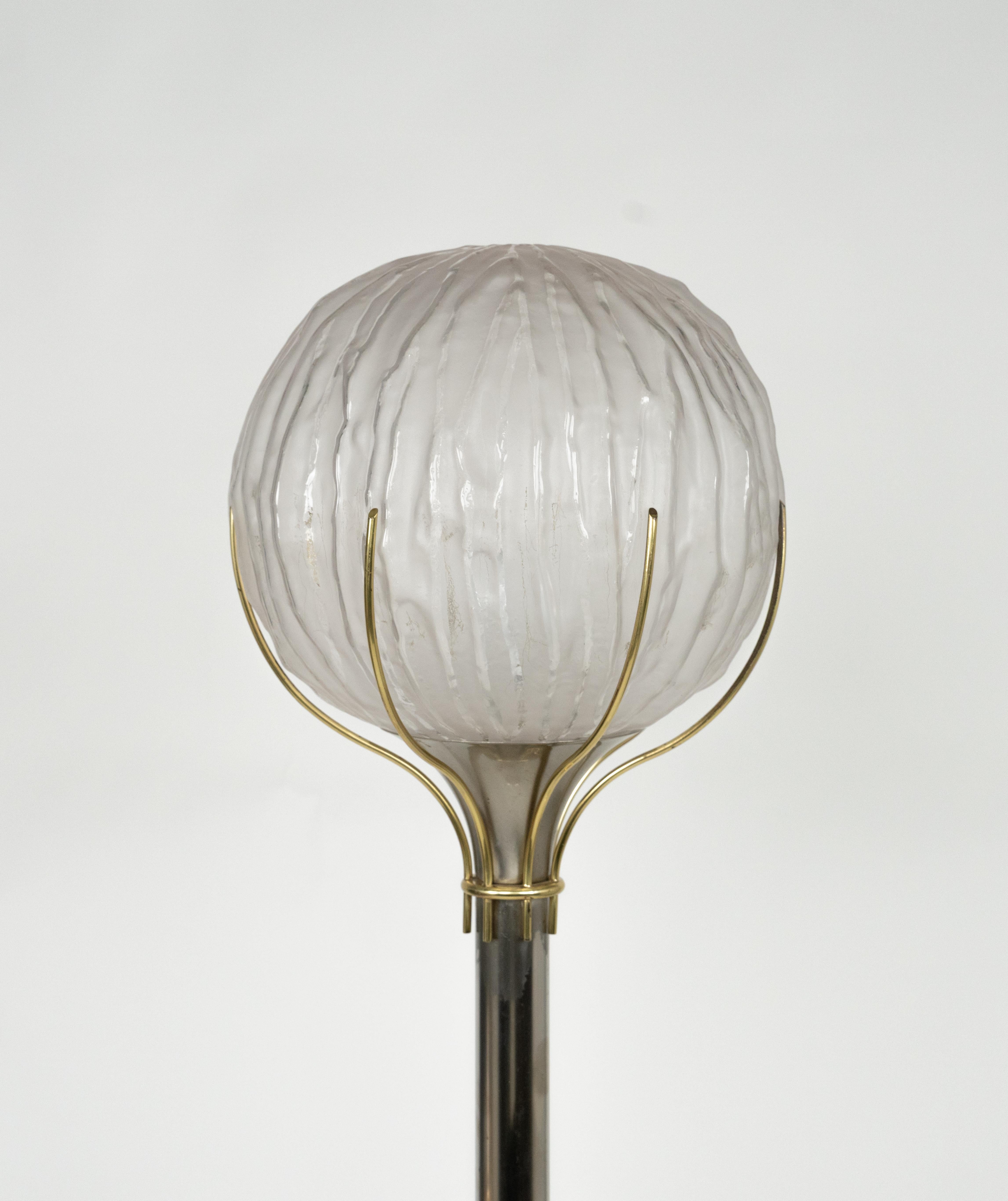Mid-Century Modern Lampadaire en laiton et verre du milieu du siècle par Angelo Brotto pour Esperia, Italie, années 1960 en vente