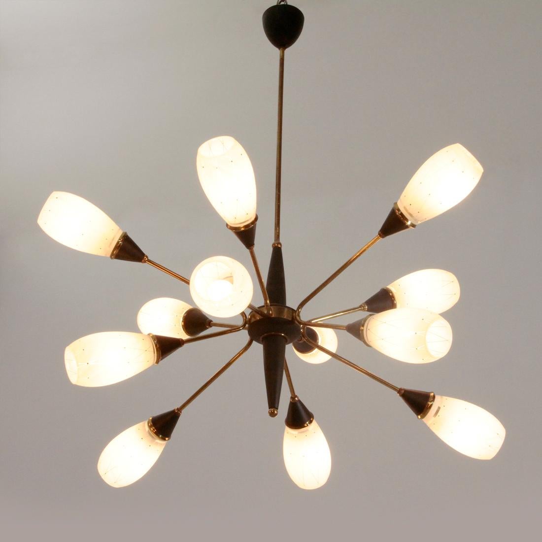 Midcentury brass and glass italian chandelier, 1950s In Good Condition In Savona, IT