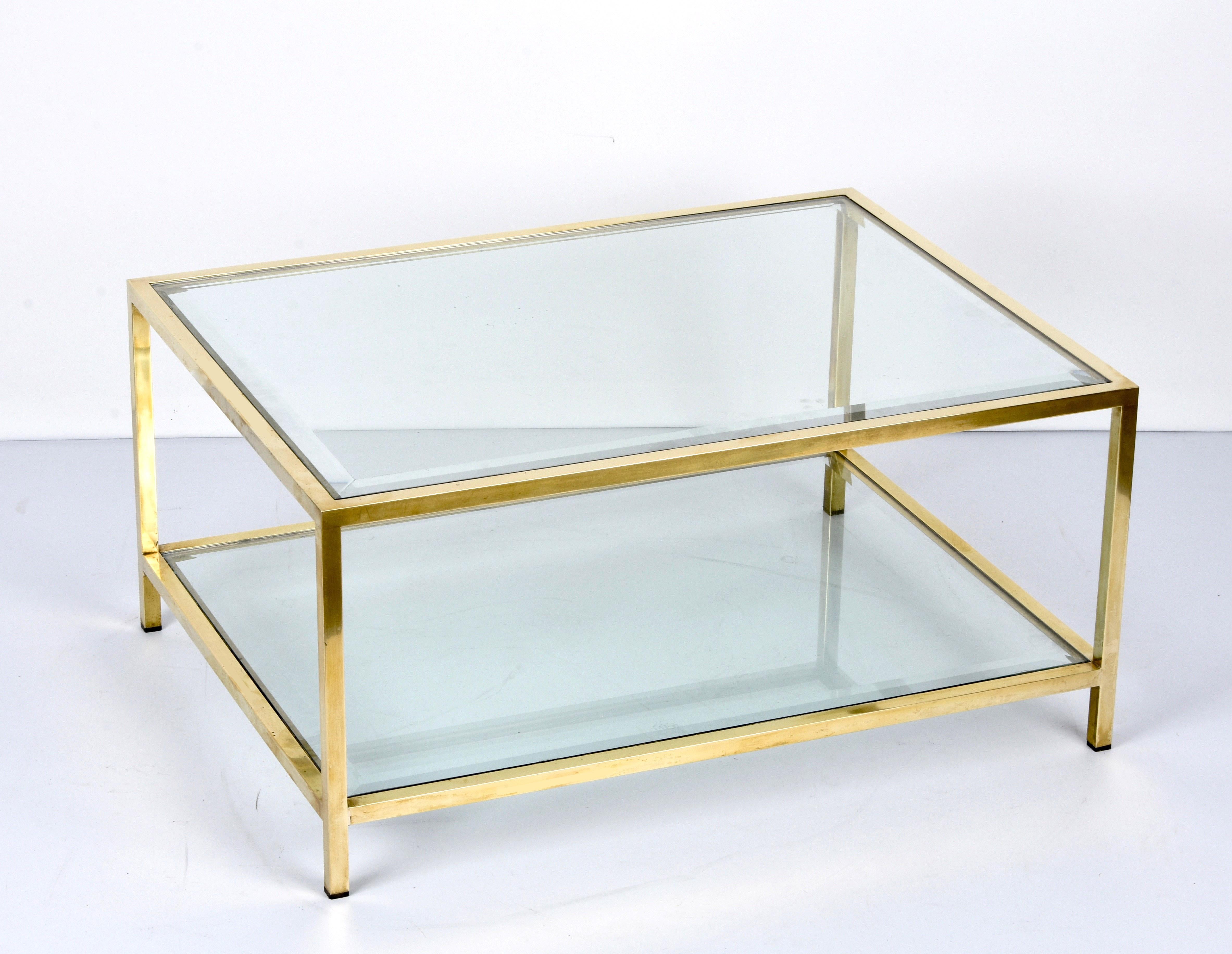 MidCentury Brass and Glass Italian Double-Tiered Rectangular Coffee Table, 1970s In Good Condition For Sale In Roma, IT
