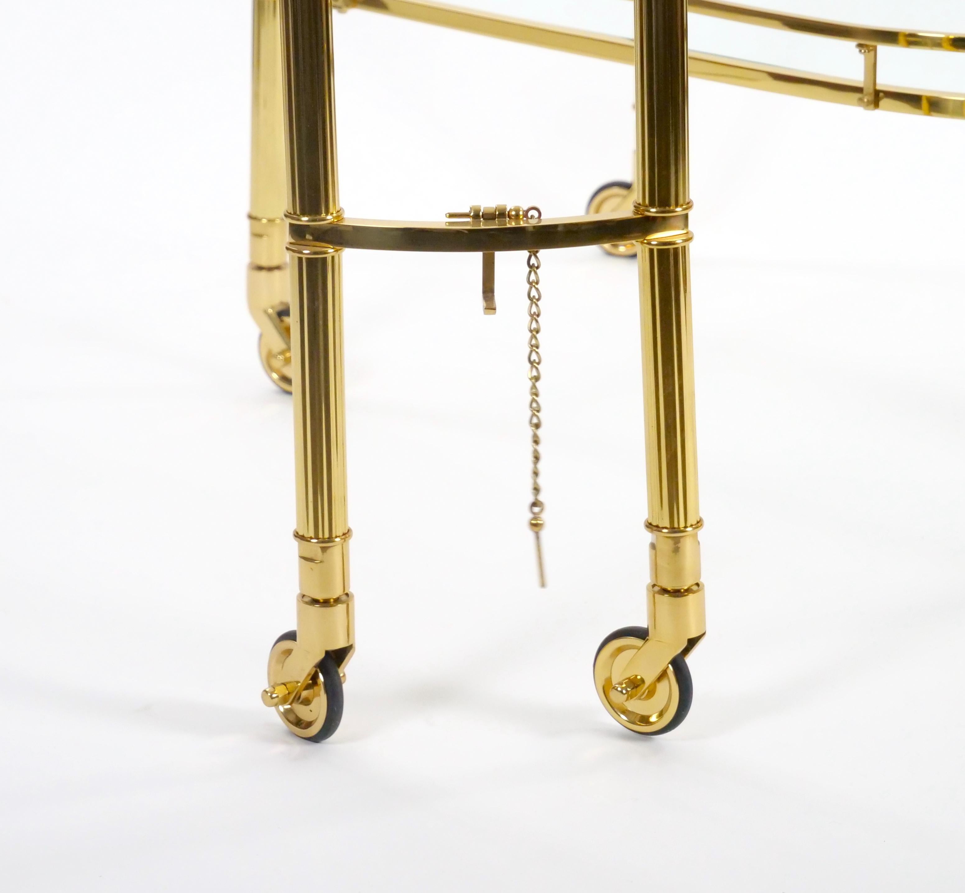 Carrito de bar basculante italiano de latón y cristal de mediados de siglo en venta 9