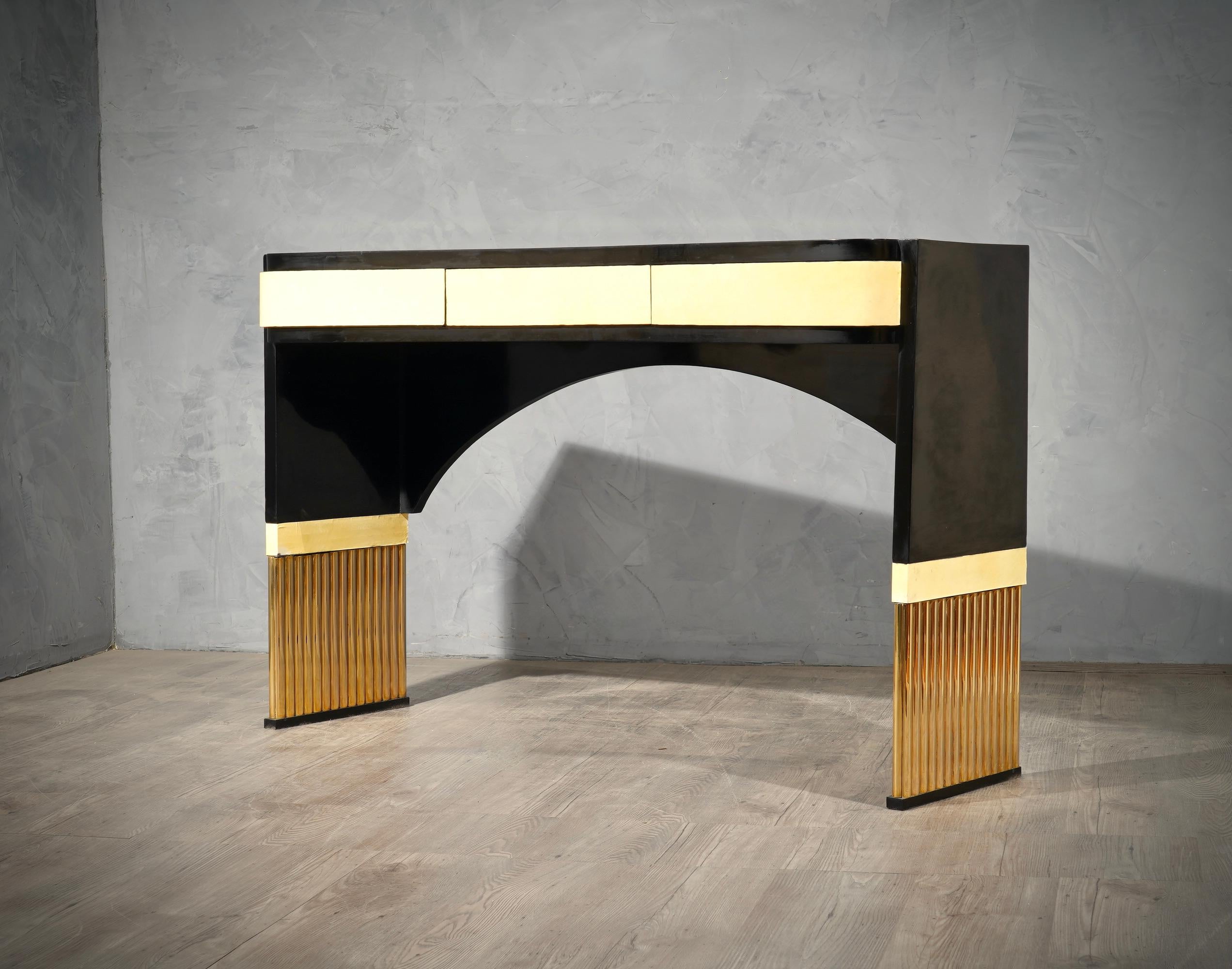 MidCentury Brass and Goatskin Console Table, 1950 In Good Condition In Rome, IT
