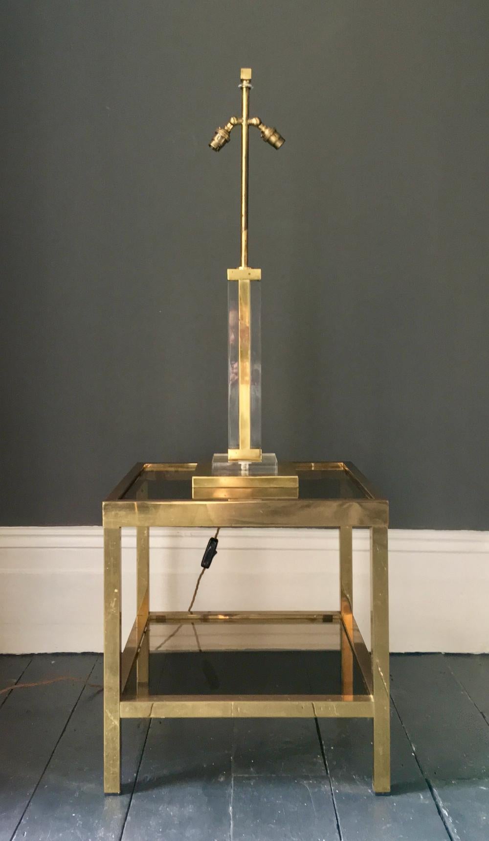 Midcentury Brass and Lucite Column Table Lamp For Sale 6
