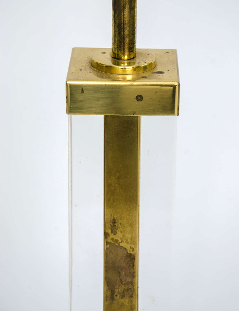 French Midcentury Brass and Lucite Column Table Lamp For Sale