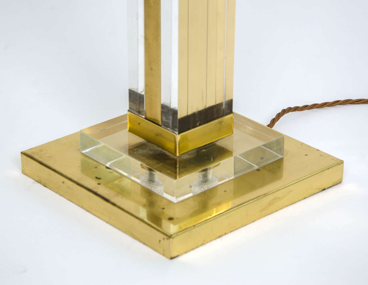 Midcentury Brass and Lucite Column Table Lamp For Sale 1