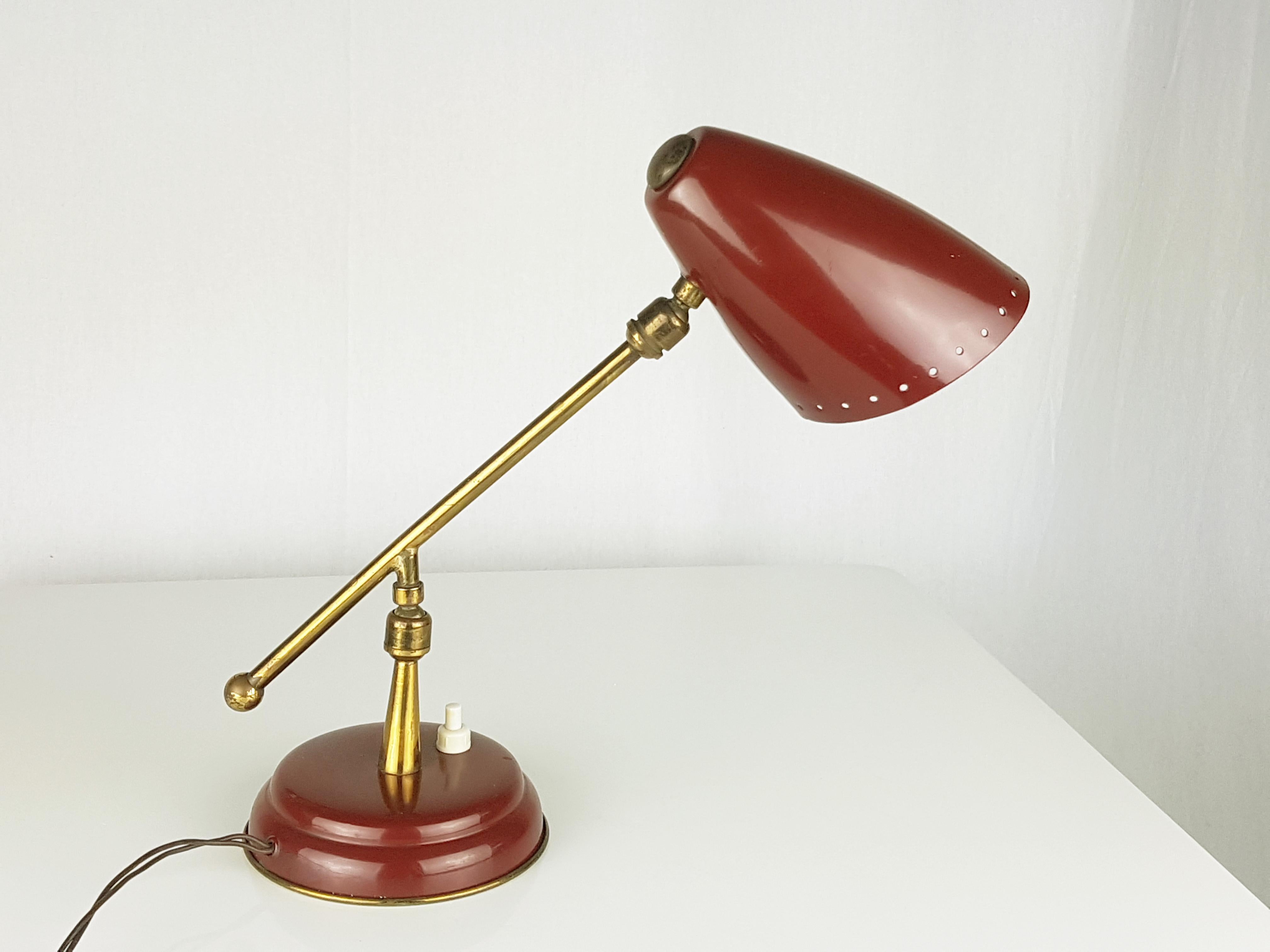 Midcentury Brass and Metal Italian Adjustable Table Lamp For Sale 7