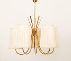Lampadario in ottone del Medioevo di Rupert Nikoll