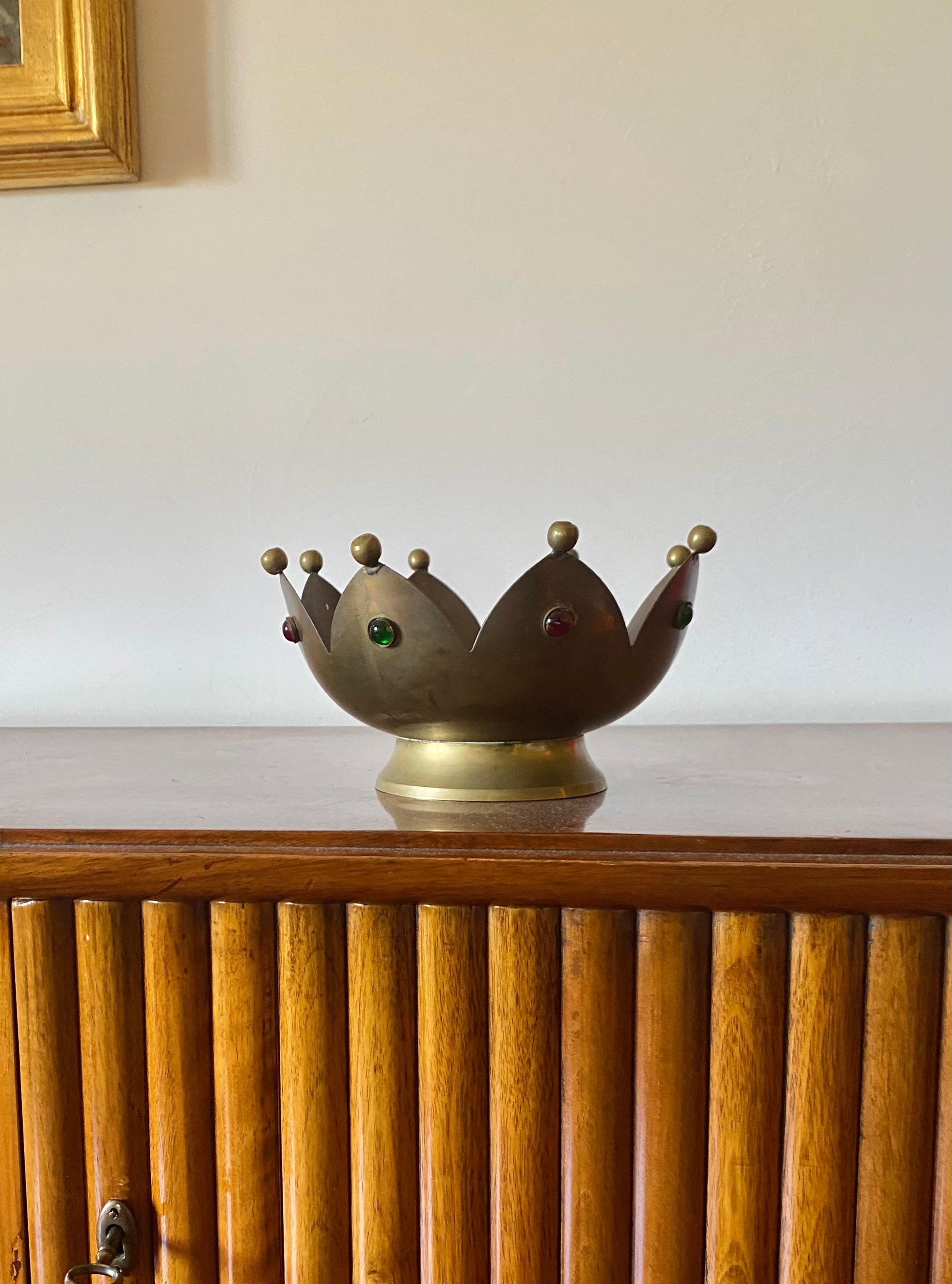 Midcentury brass crown shaped ashtray / vide poche, France 1960s 7