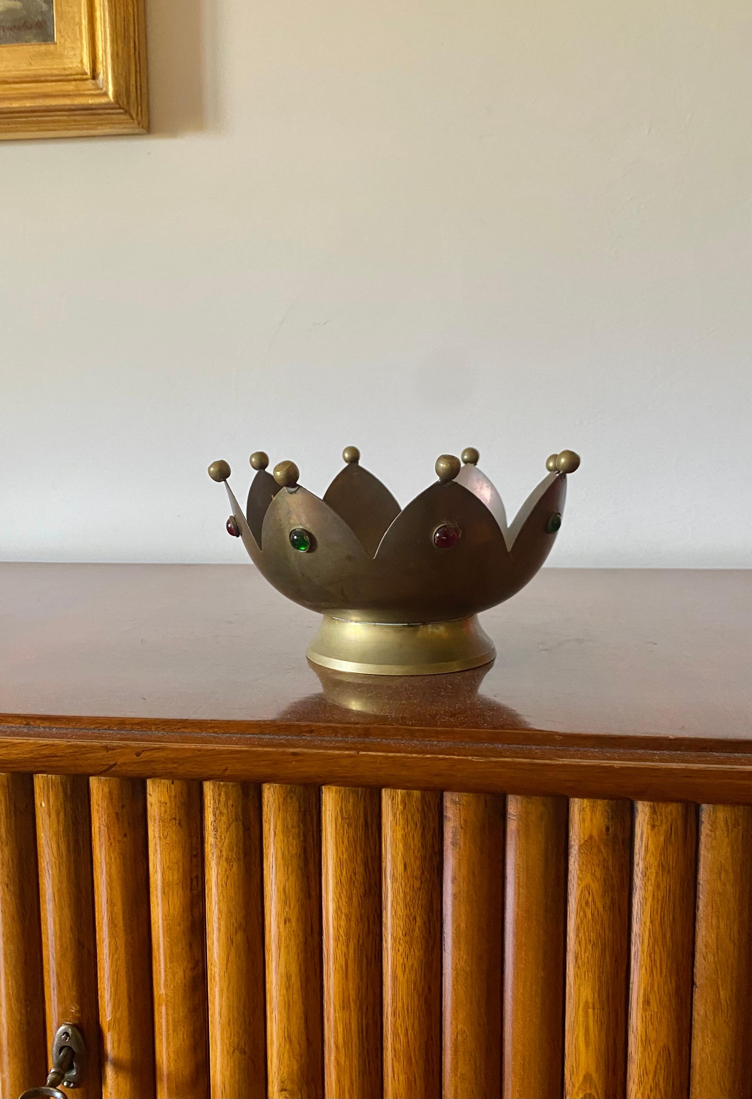 Midcentury brass crown shaped ashtray / vide poche, France 1960s 8