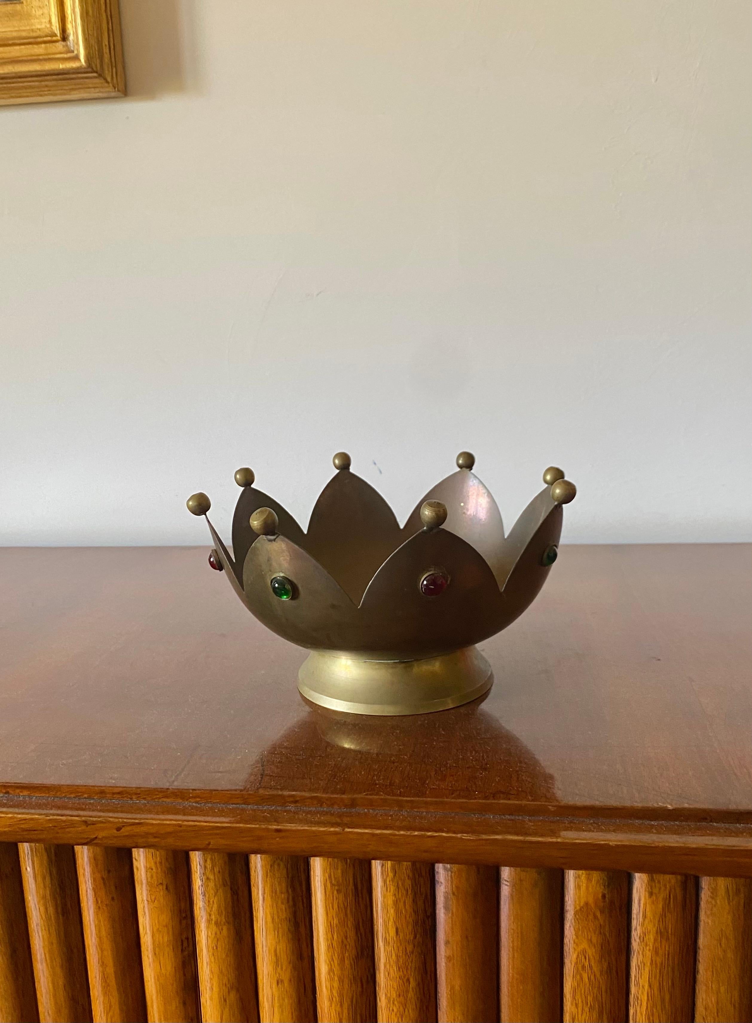 Midcentury brass crown shaped ashtray / vide poche, France 1960s 9