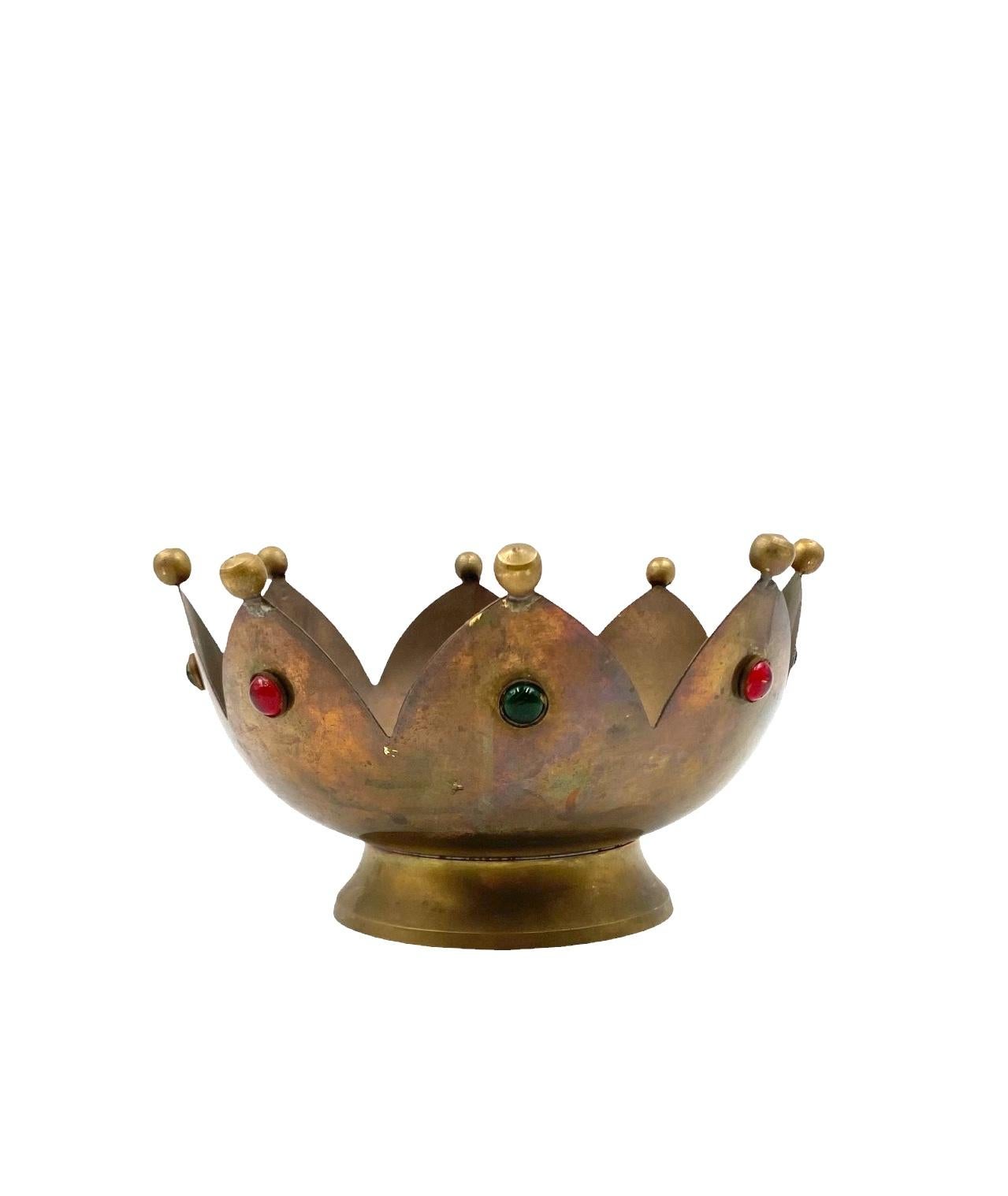 Mid-20th Century Midcentury brass crown shaped ashtray / vide poche, France 1960s