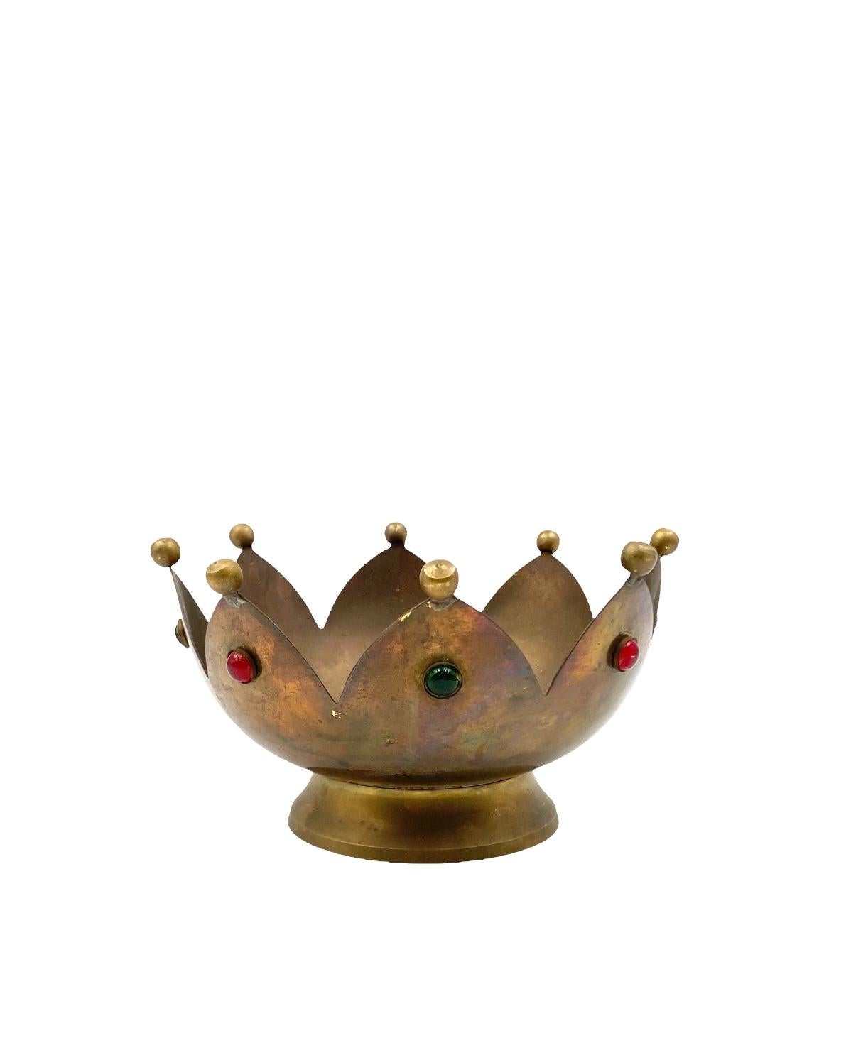 Brass Midcentury brass crown shaped ashtray / vide poche, France 1960s