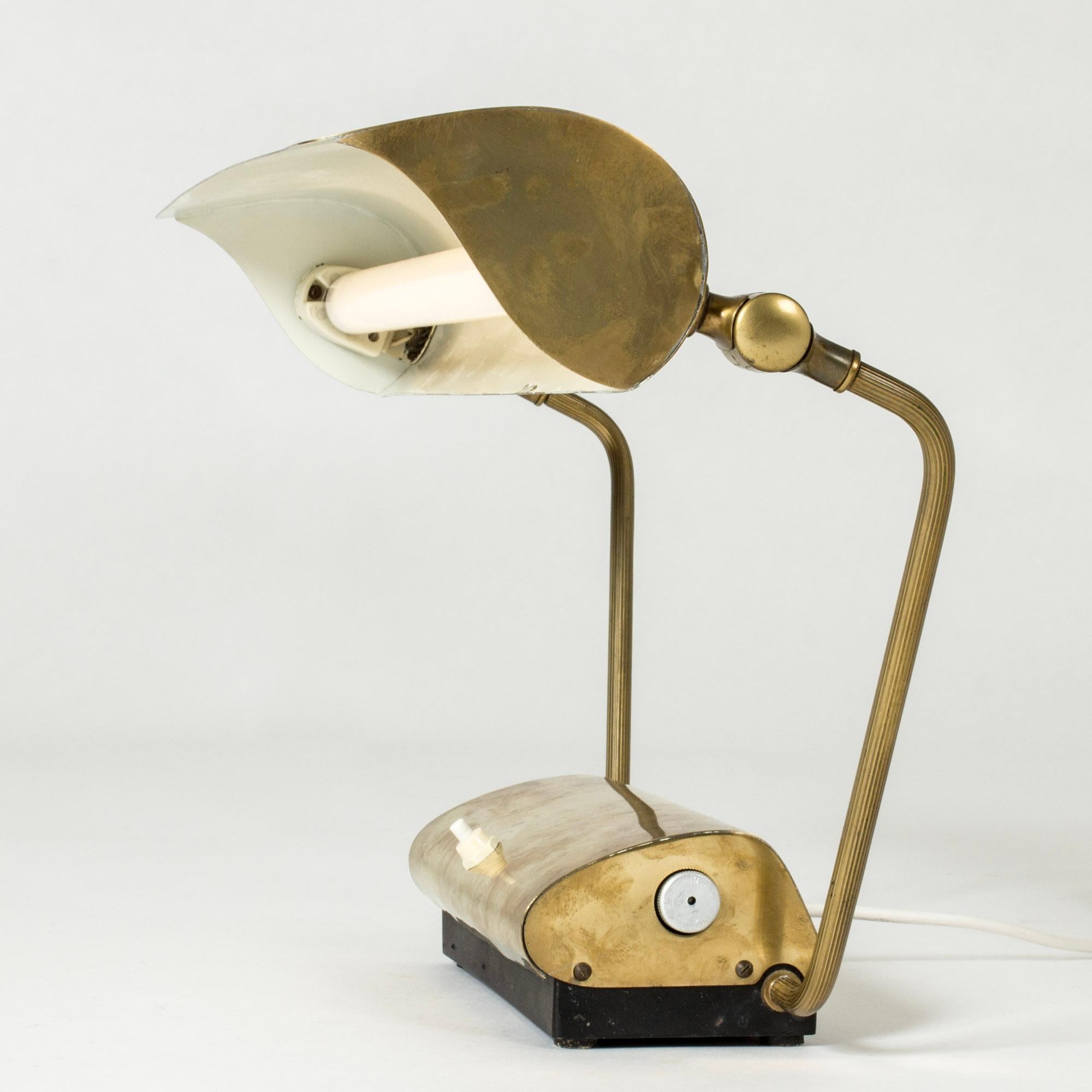 Messing-Schreibtischlampe aus der Jahrhundertmitte, Philips, Niederlande, 1940er Jahre im Angebot 1
