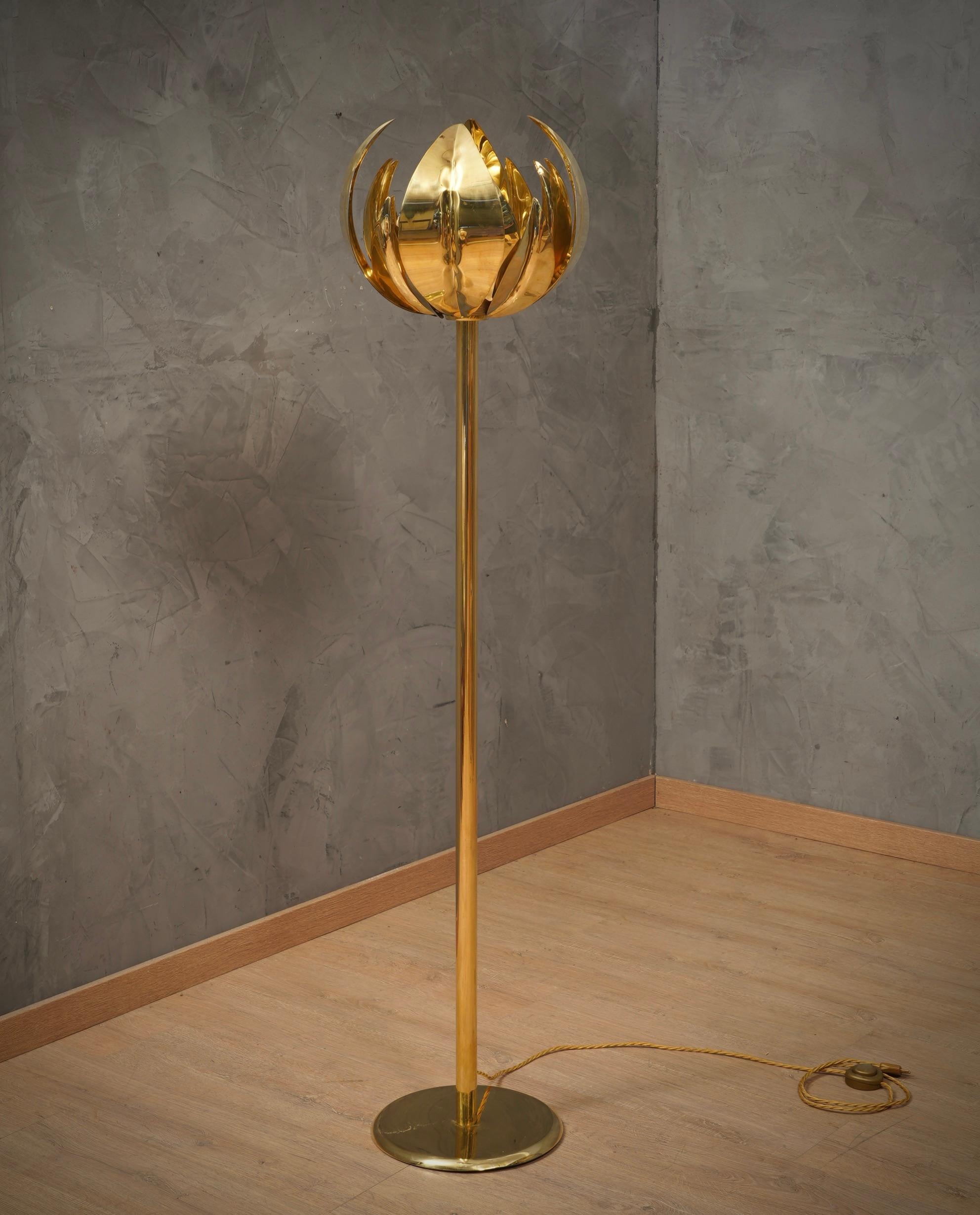 MidCentury Brass Italian Manufacturing Floor Lamp, 1940 For Sale 1