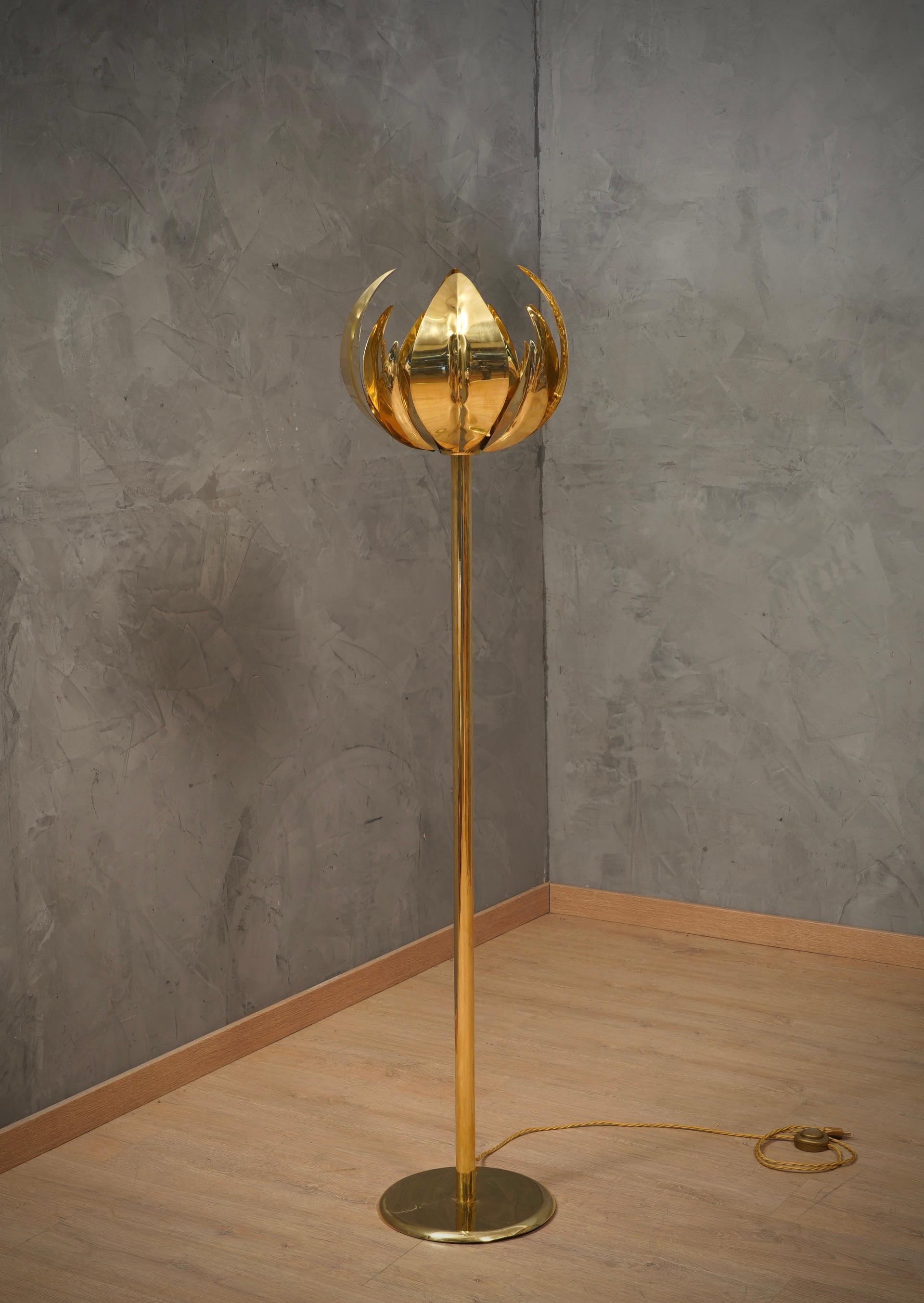 MidCentury Brass Italian Manufacturing Floor Lamp, 1940 For Sale 4
