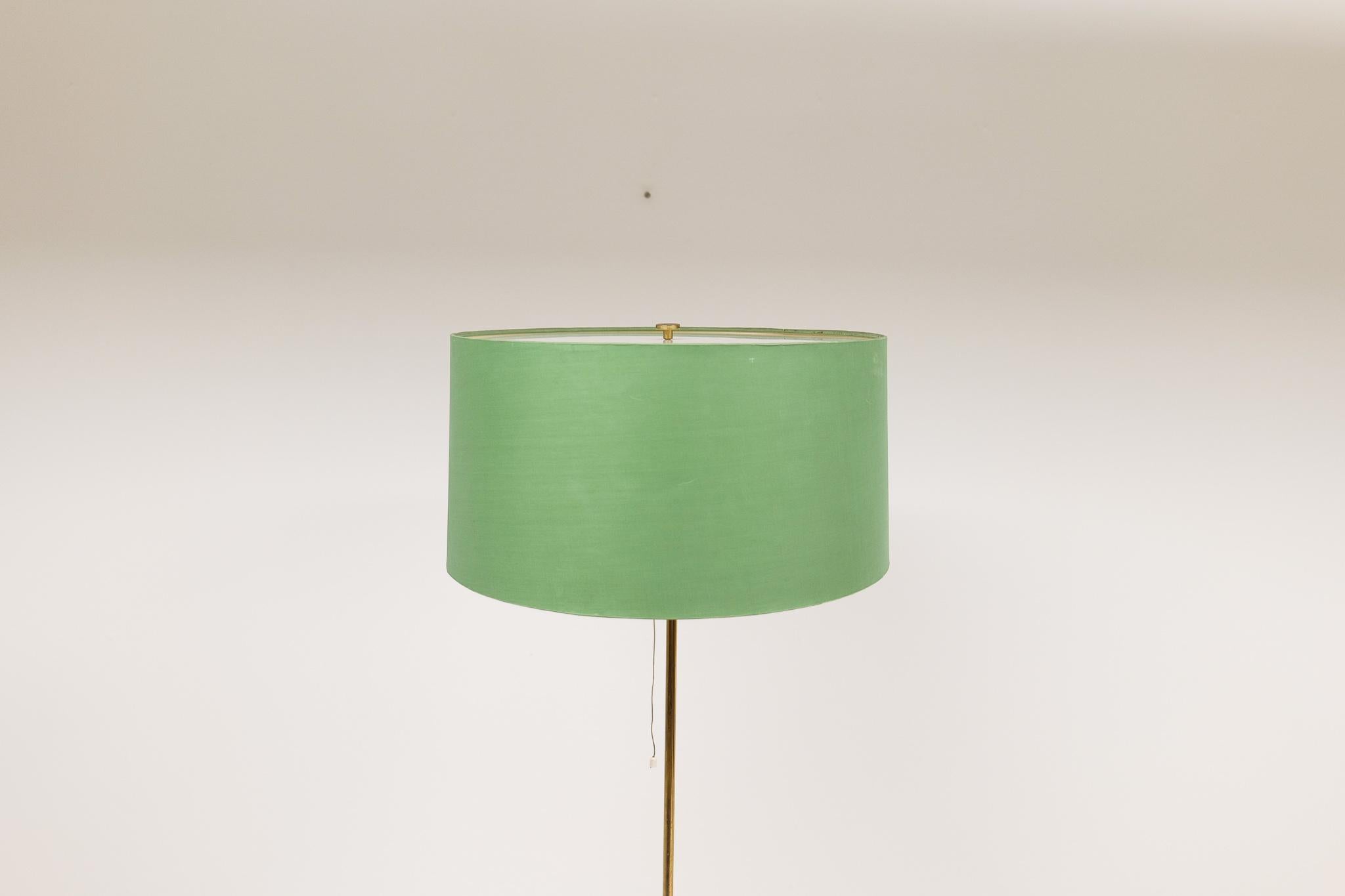 Midcentury Brass Floor Lamp Bergboms G-024, Sweden, 1960s In Good Condition For Sale In Hillringsberg, SE