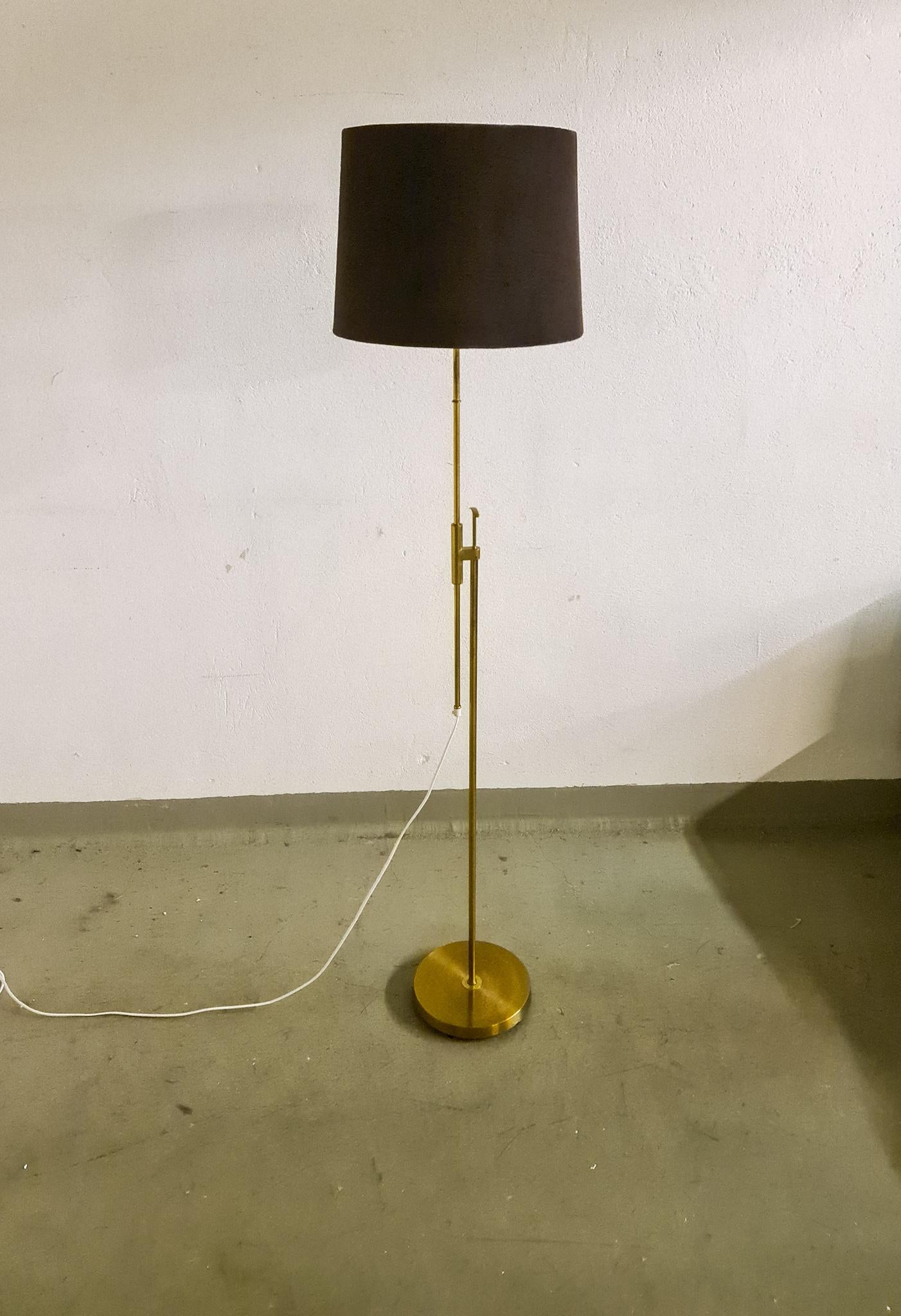 Scandinavian Modern Midcentury Brass Floor Lamp Falkenbergs Belysning, Sweden, 1960s For Sale