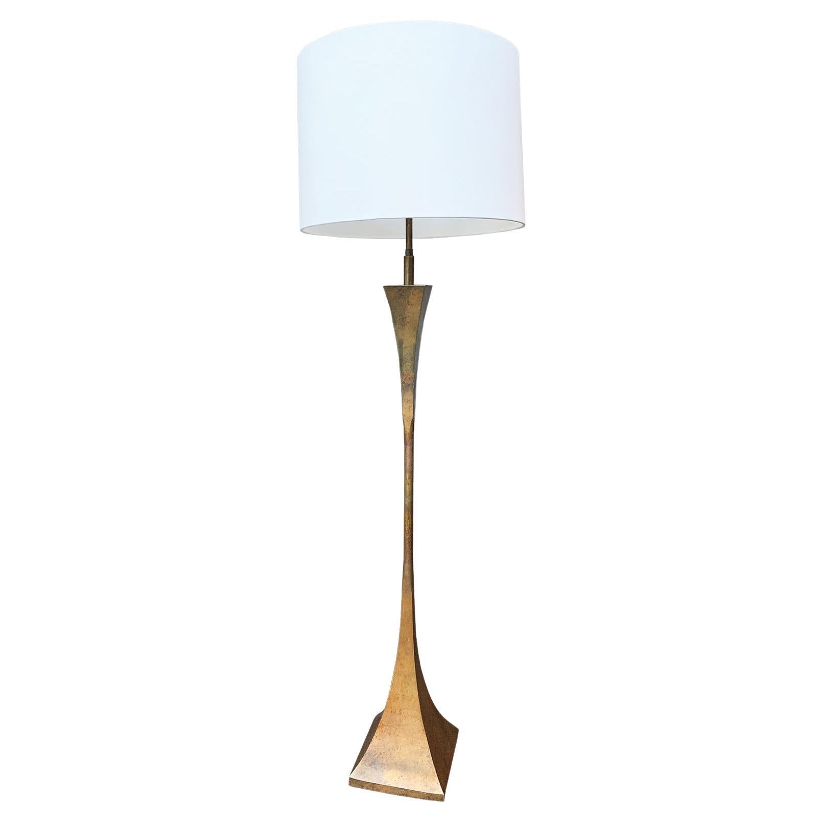 Lampadaire en laiton du milieu du siècle en vente