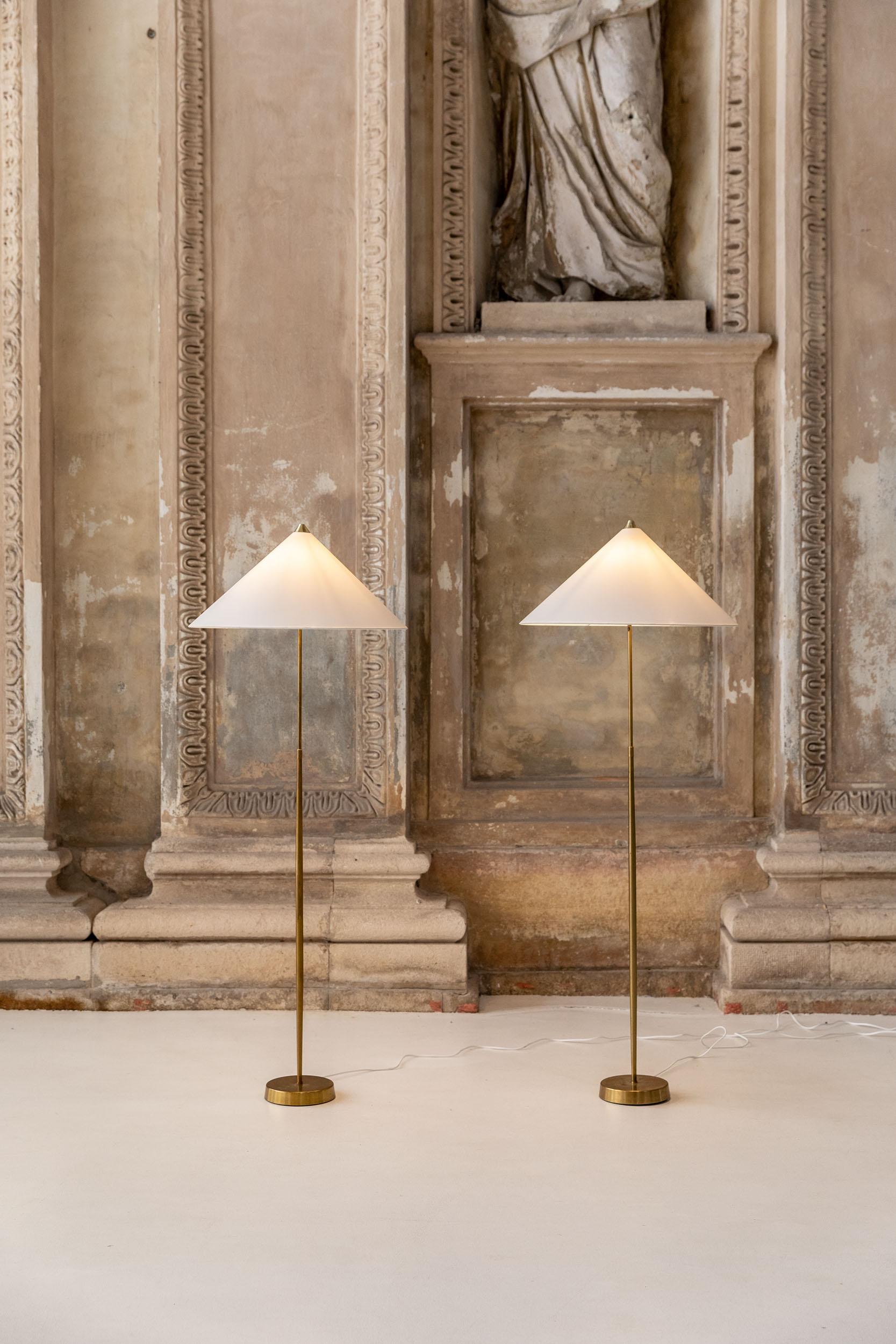 Midcentury Brass Floor Lamps, 1960 In Excellent Condition In Piacenza, Italy