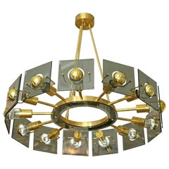 Lampadario in ottone e vetro del Medioevo di Gino Paroldo, stile Fontana Arte, anni '70