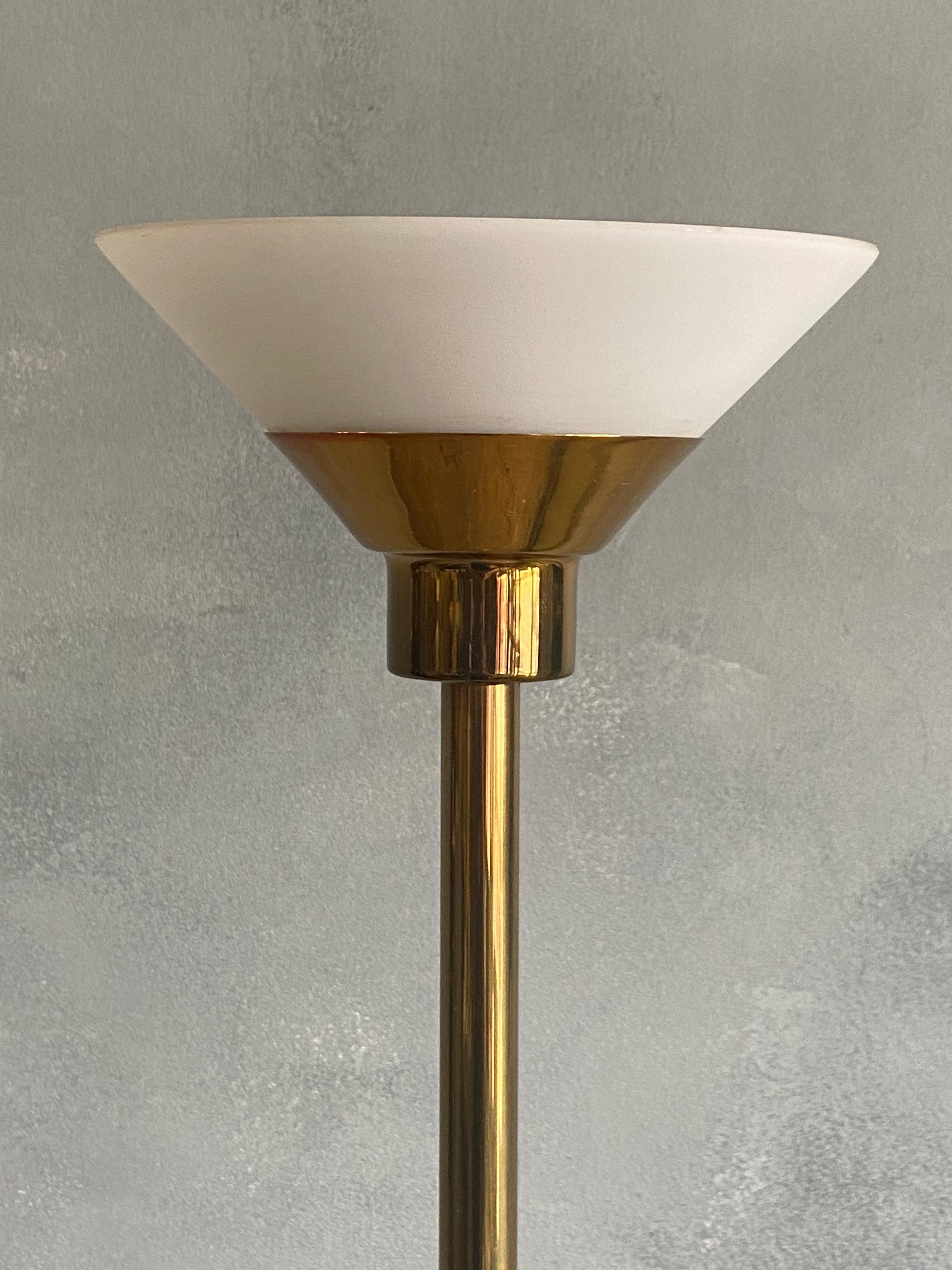 Midcentury Brass Koch and Lowy Torchère Floor Lamp In Good Condition In BROOKLYN, NY