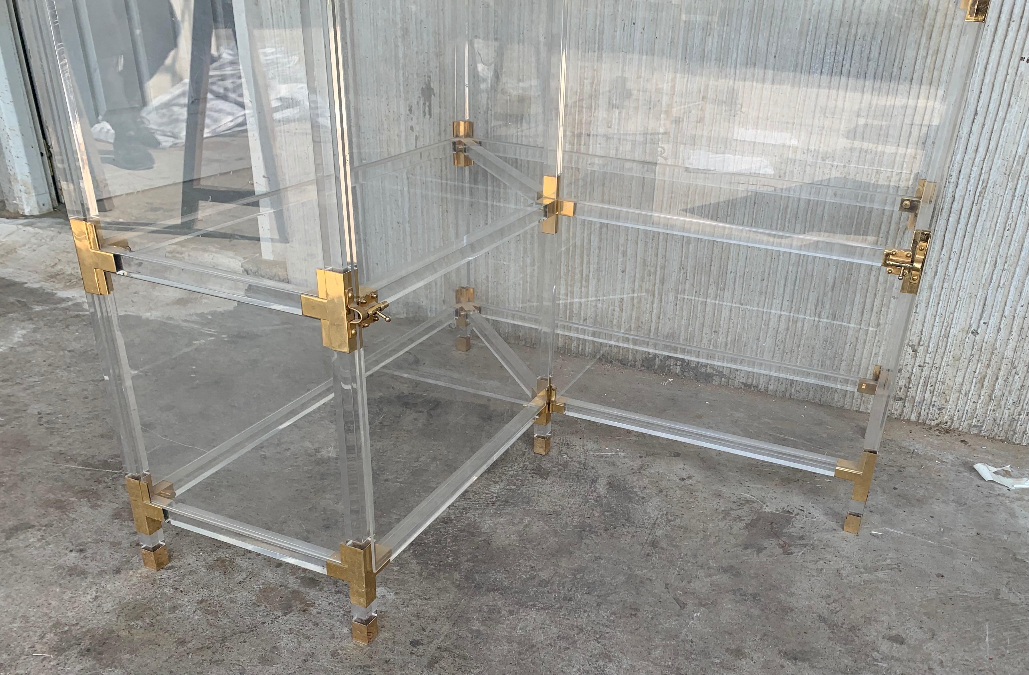 Midcentury Brass, Lucite and Glass Étagère with Five Shelves For Sale 5