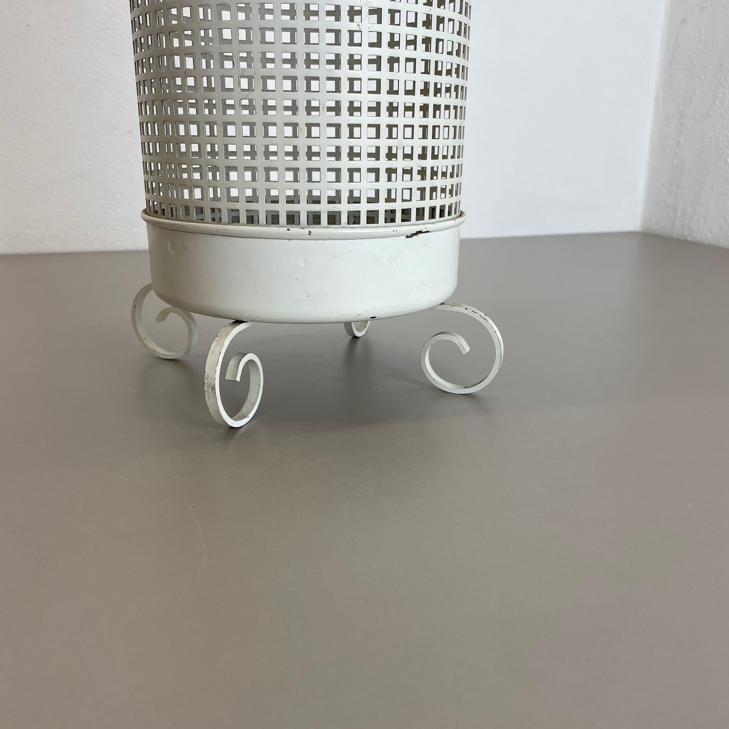 Porte-parapluies de style Hollywood Regency en laiton Matgot du milieu du siècle, France, années 1950 Bon état - En vente à Kirchlengern, DE