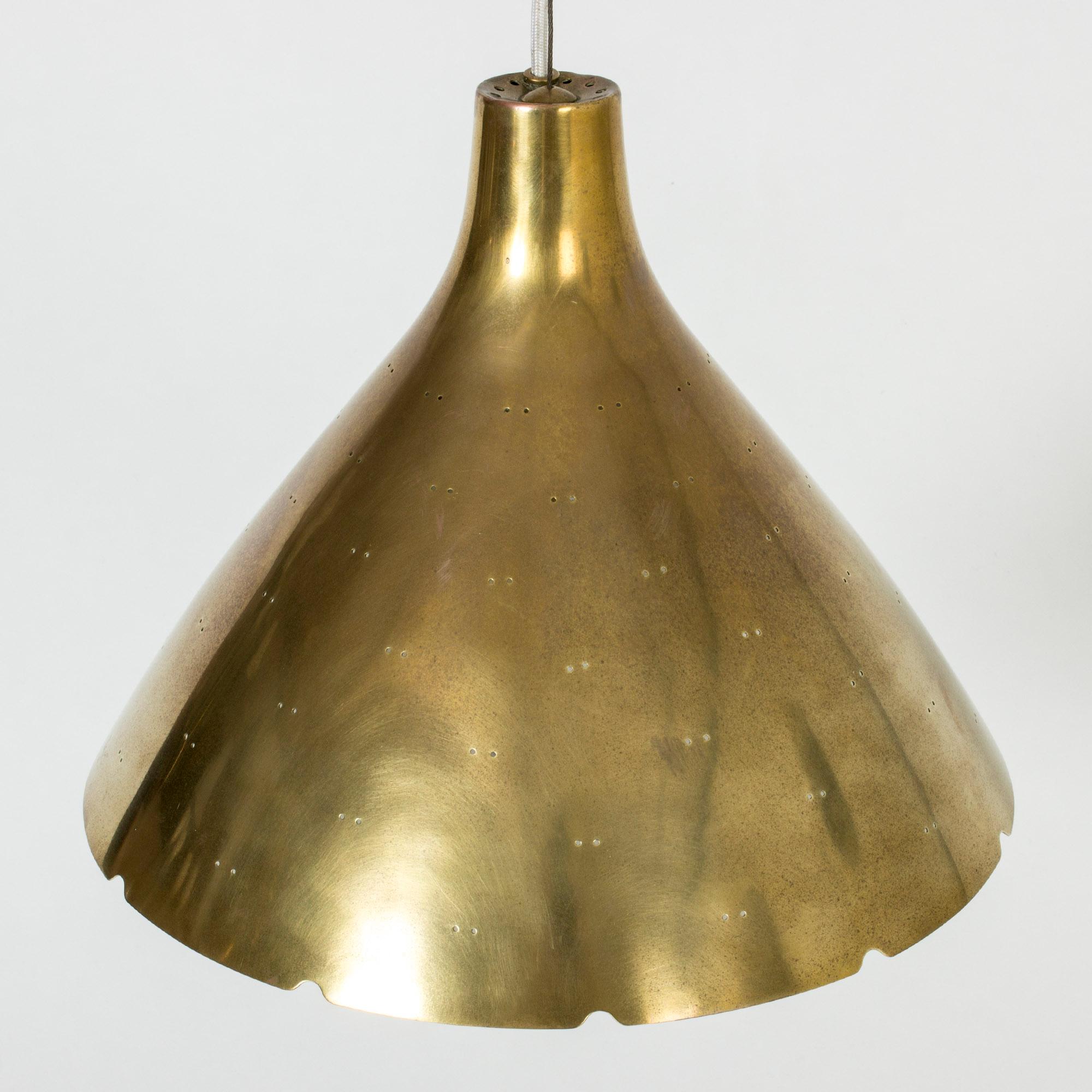 Midcentury Brass Pendant Lamp by Paavo Tynell for Taito Oy, Finland, 1950s In Good Condition For Sale In Stockholm, SE