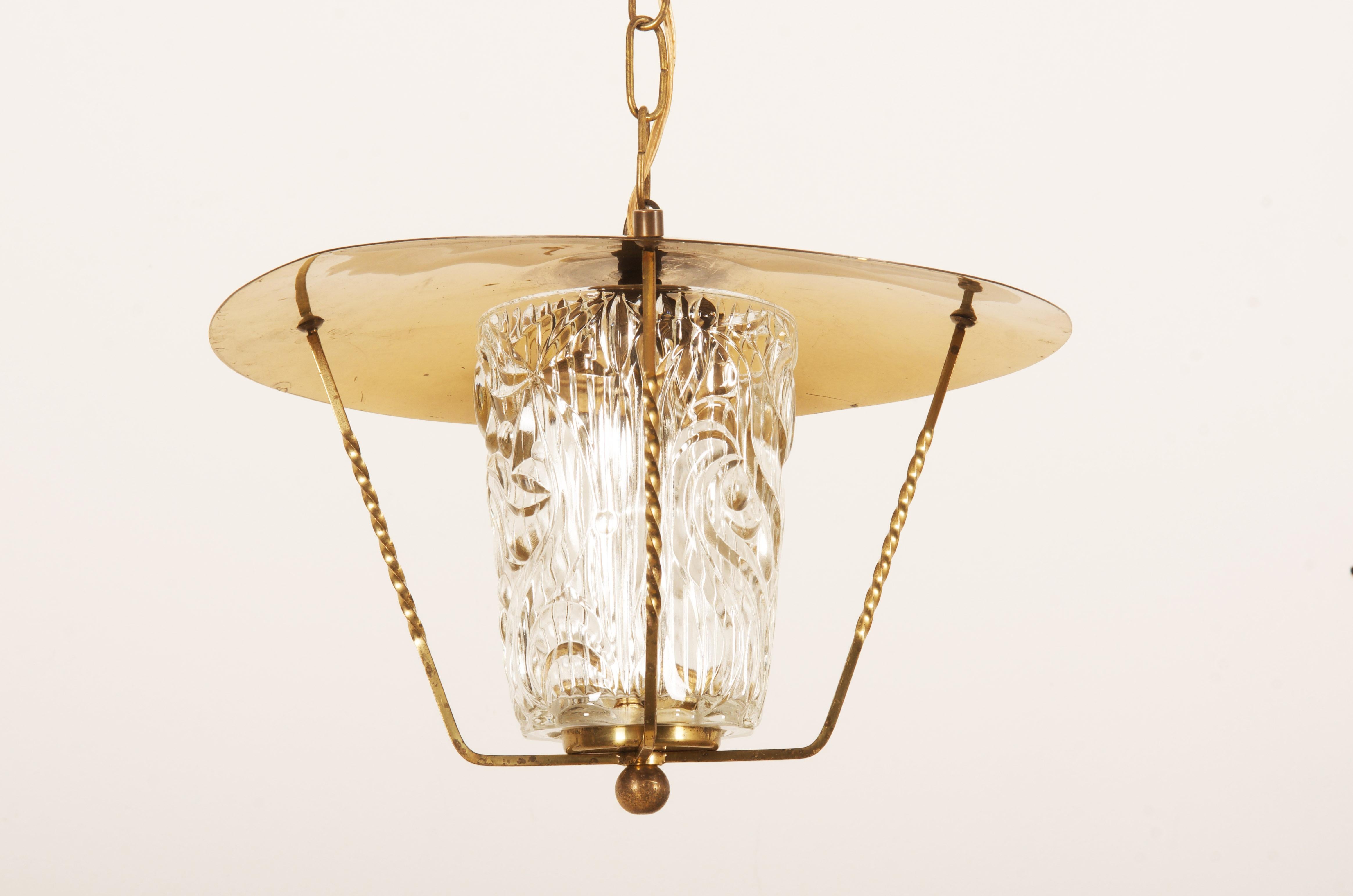 Midcentury Brass Pendant Lamp With Structured Glass Shade  In Good Condition For Sale In Vienna, AT