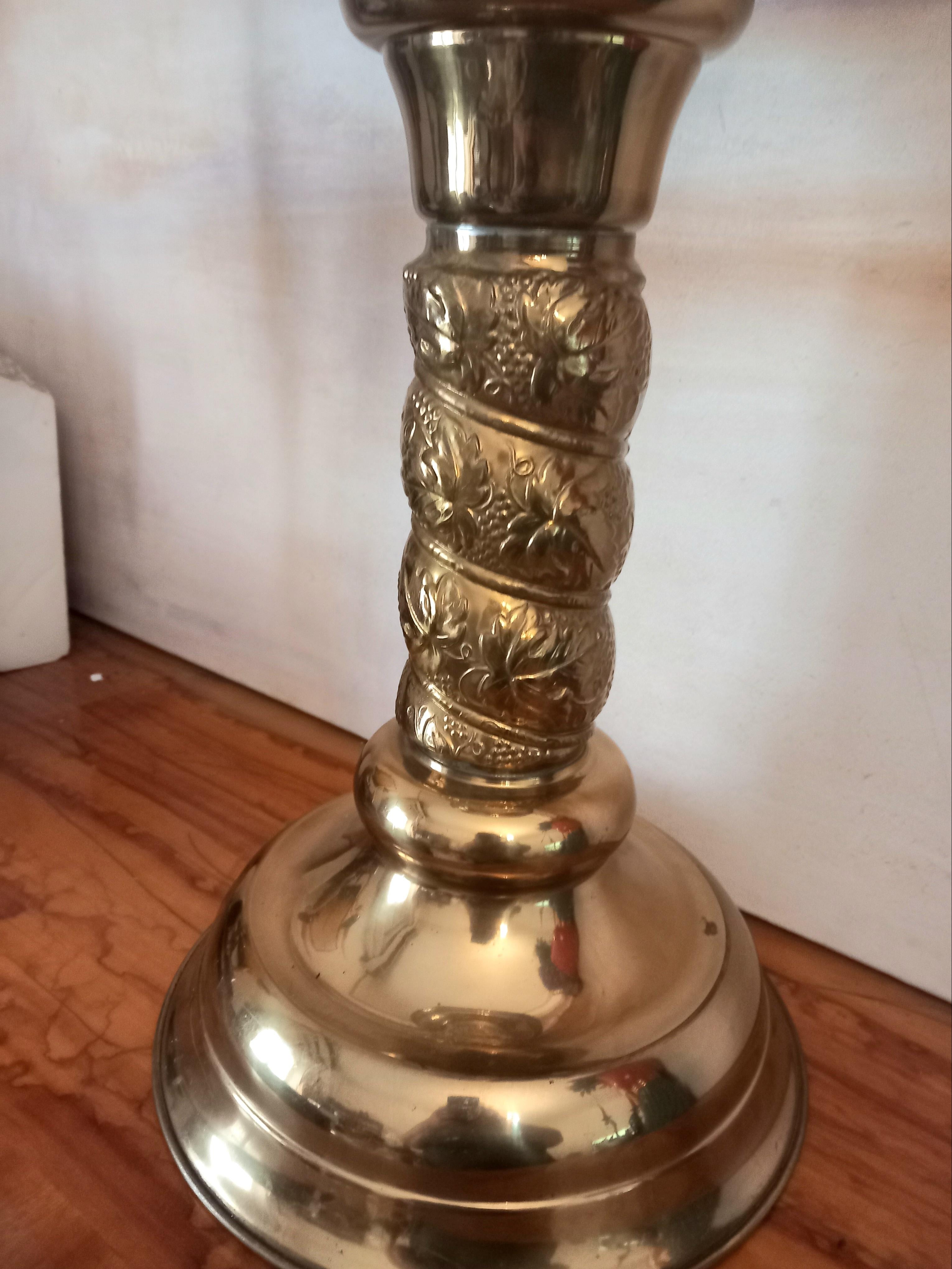 Planter for floor shaped brass cup or chalice Solomonic column For Sale 11