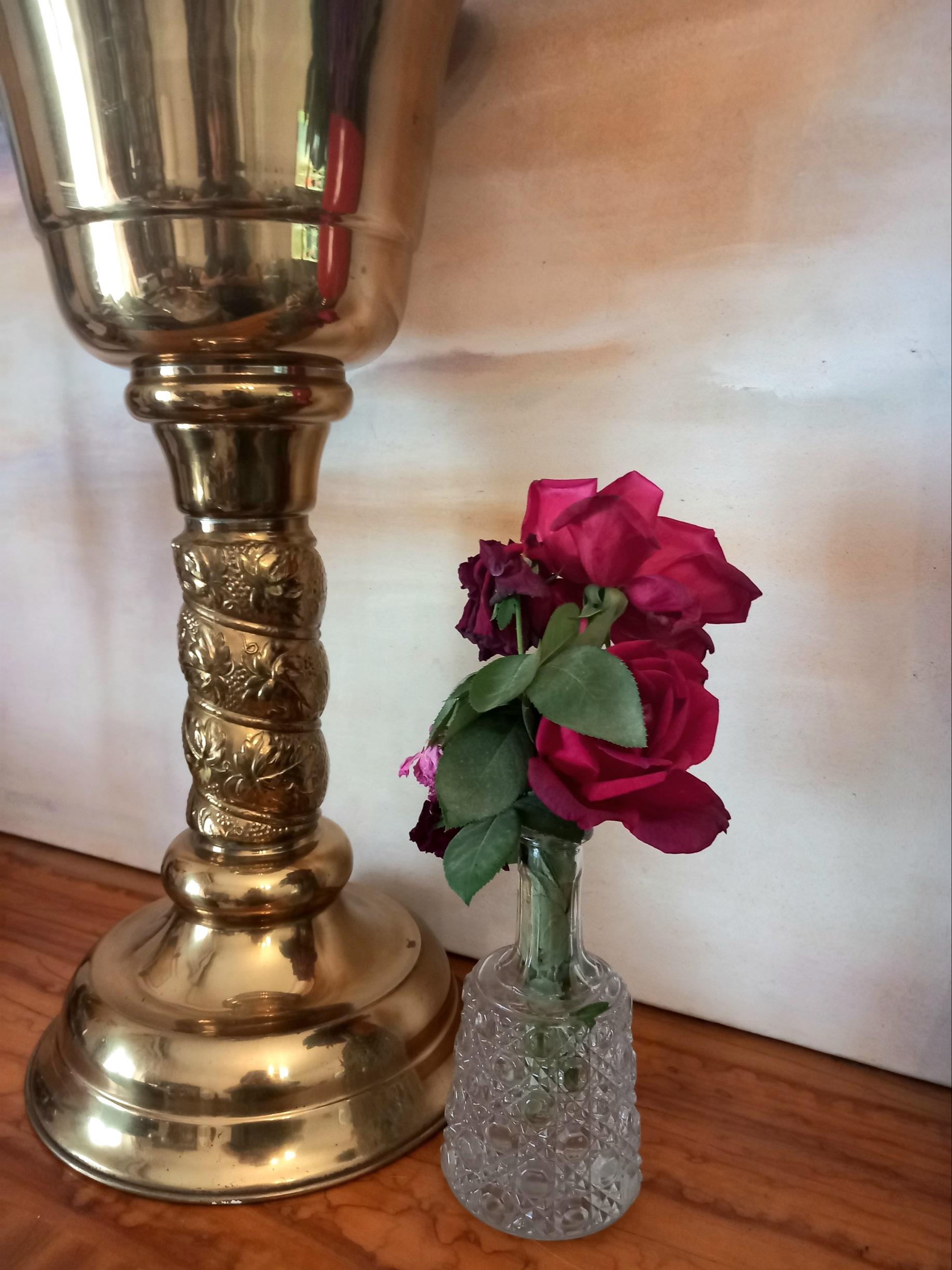 Planter for floor shaped brass cup or chalice Solomonic column For Sale 9