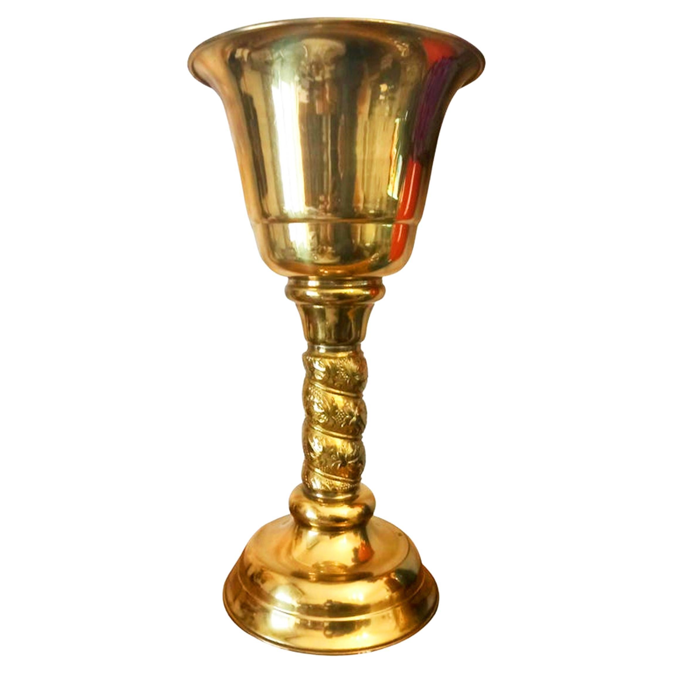 Planter for floor shaped brass cup or chalice Solomonic column For Sale