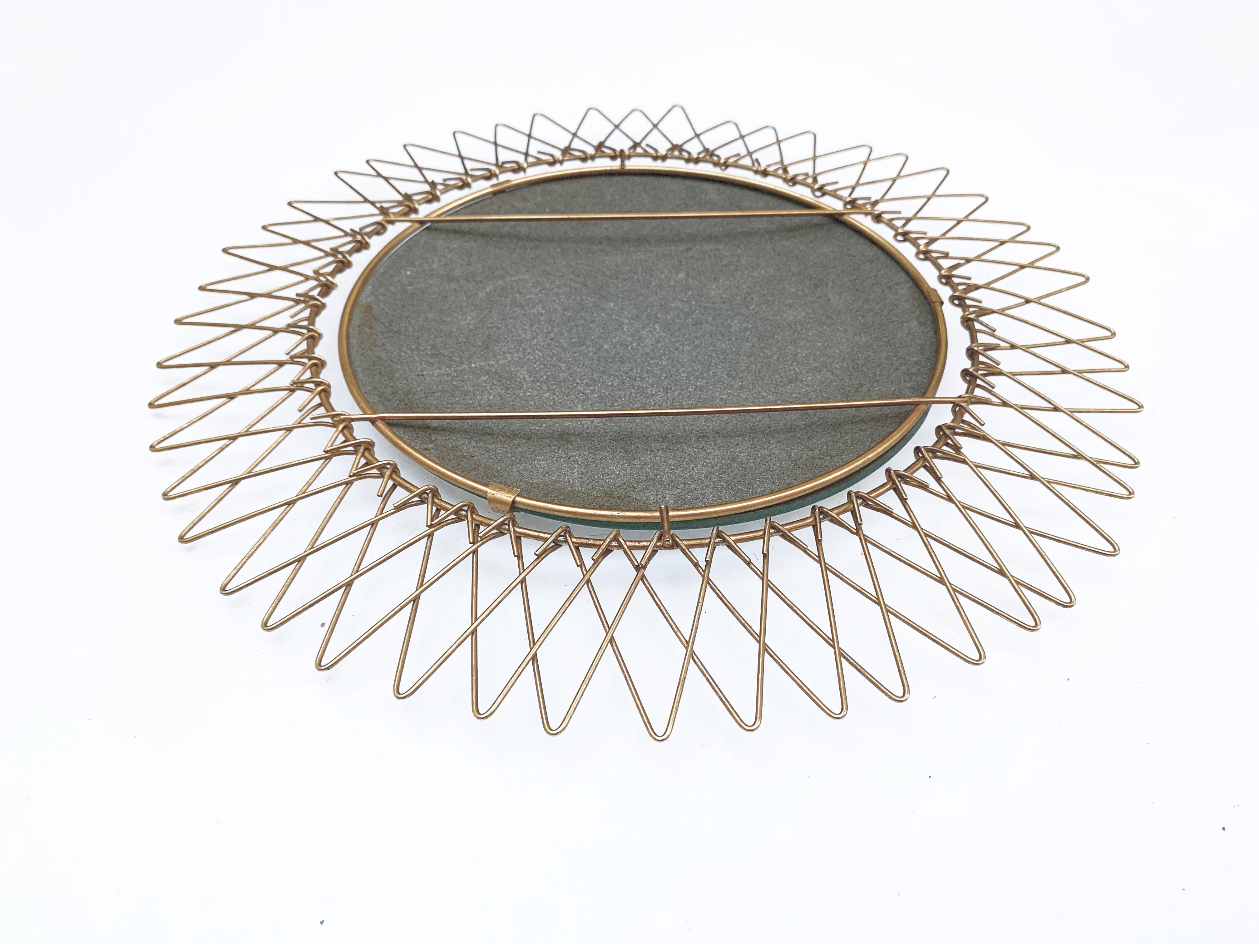 Midcentury Brass Round French Sunburst Adjustable Wall Mirror, Late 1970s For Sale 3