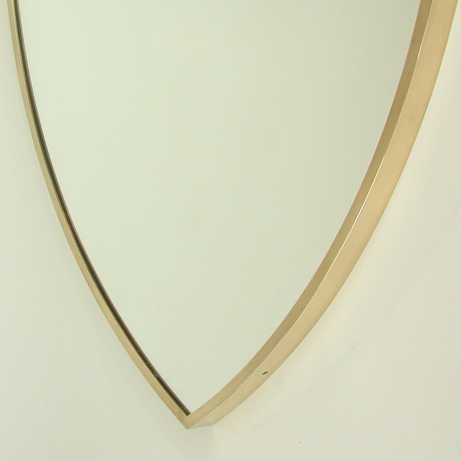 Italian Midcentury Brass Shield Shaped Wall Mirror, Gio Ponti Style, Italy 1950s For Sale