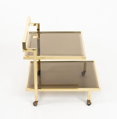 Chariot de service en laiton et verre fumé du milieu du siècle, style Romeo Rega, Italie, années 1970