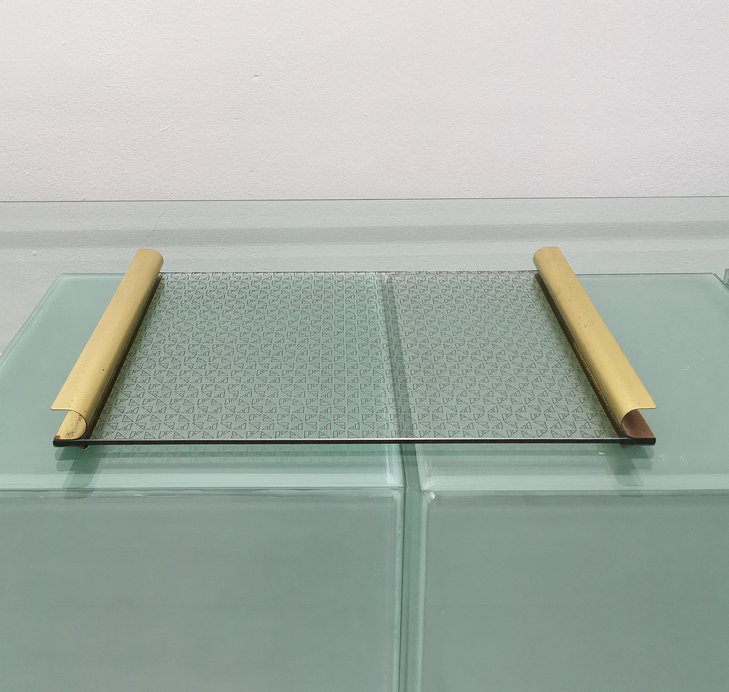 Midcentury Messing Tablett Tische Glas Rechteckig Italienisches Design 1970er Jahre Satz von 2 im Angebot 1