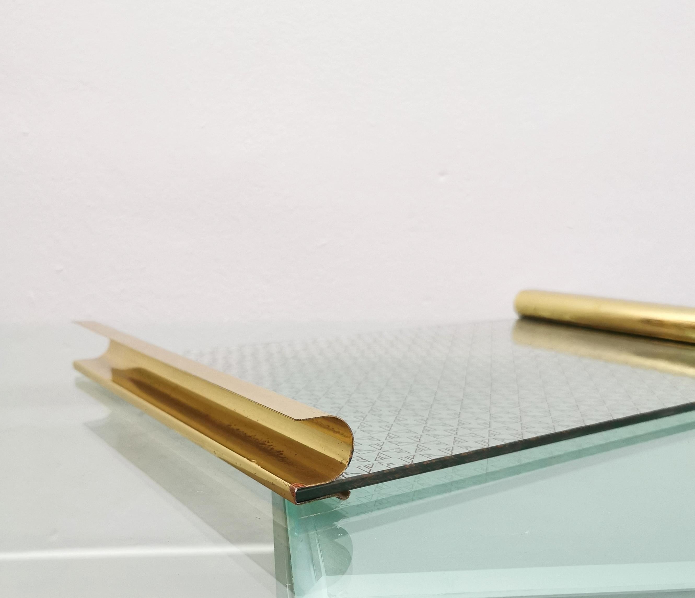 Midcentury Messing Tablett Tische Glas Rechteckig Italienisches Design 1970er Jahre Satz von 2 im Angebot 2