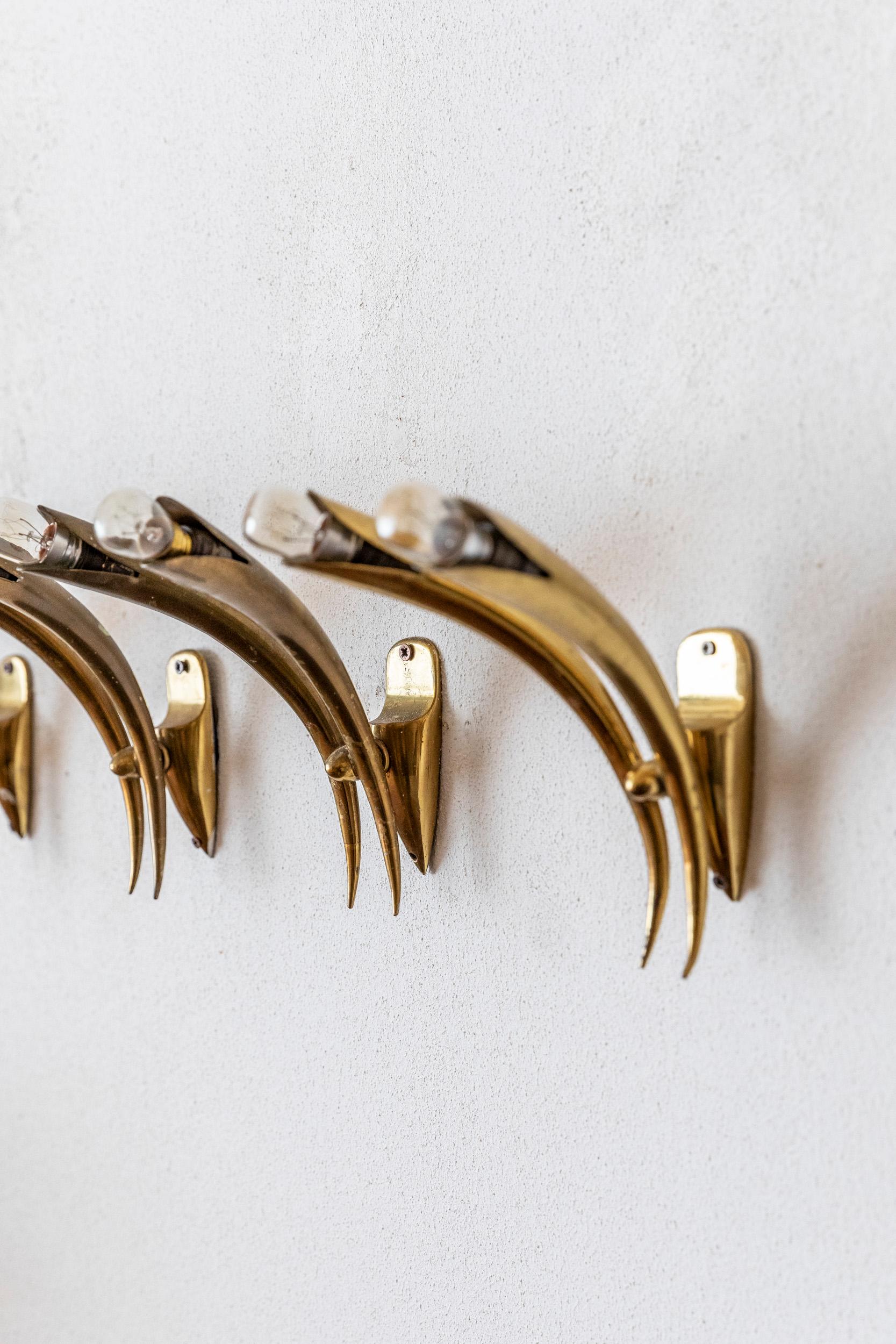 Midcentury brass wall lights by  Guglielmo UIrich, Italy 1940s 6
