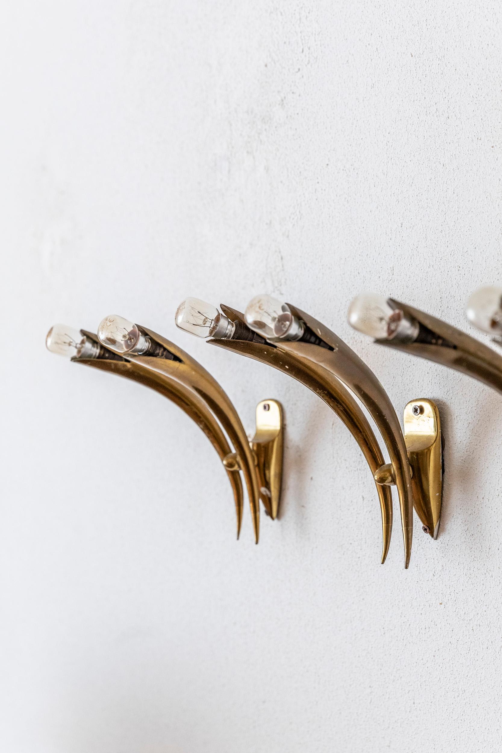 Midcentury brass wall lights by  Guglielmo UIrich, Italy 1940s 8